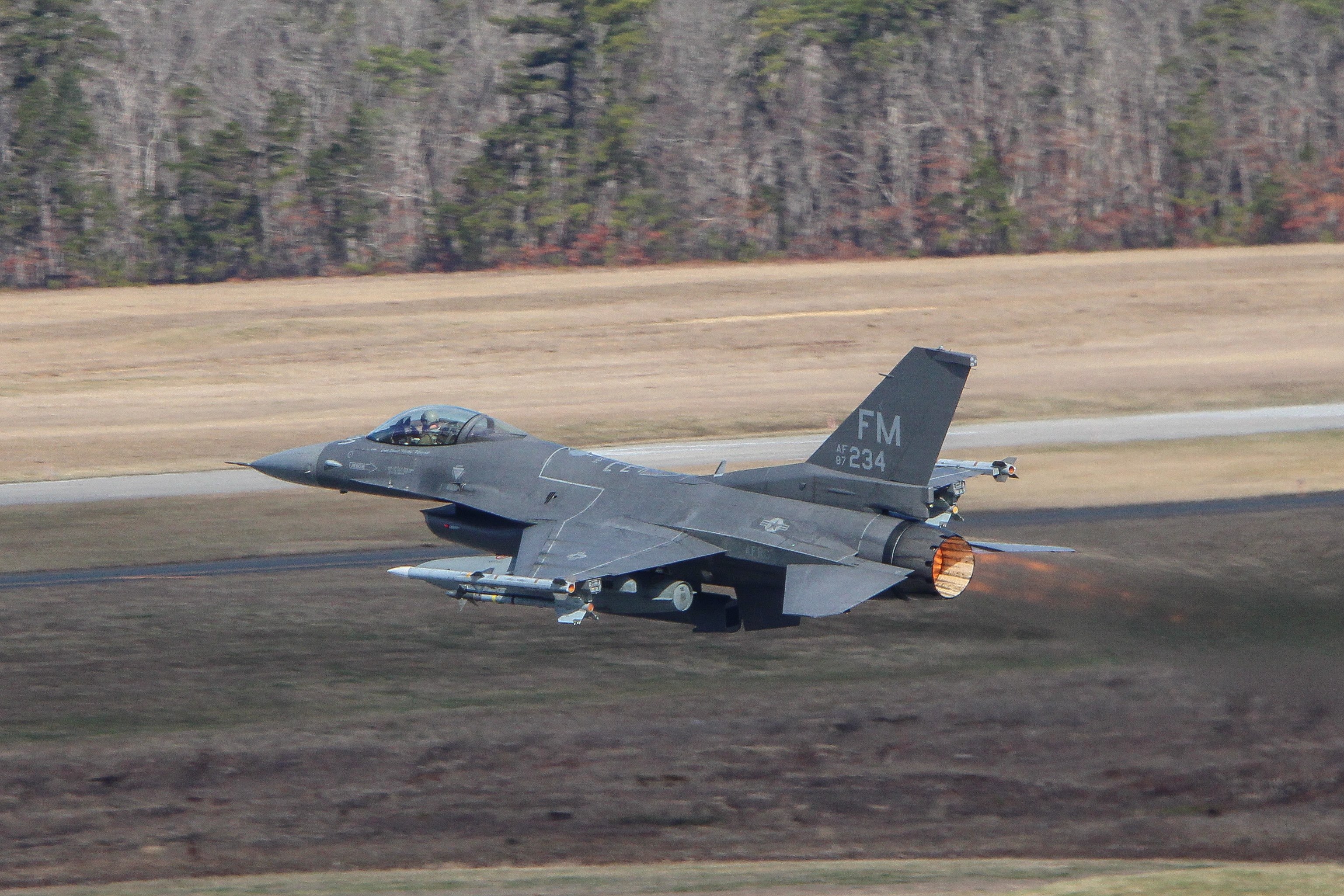 Full size: USAF - United States Air Force General Dynamics F-16 Fighting Falcon 87-0234 at Atlantic City International Airport