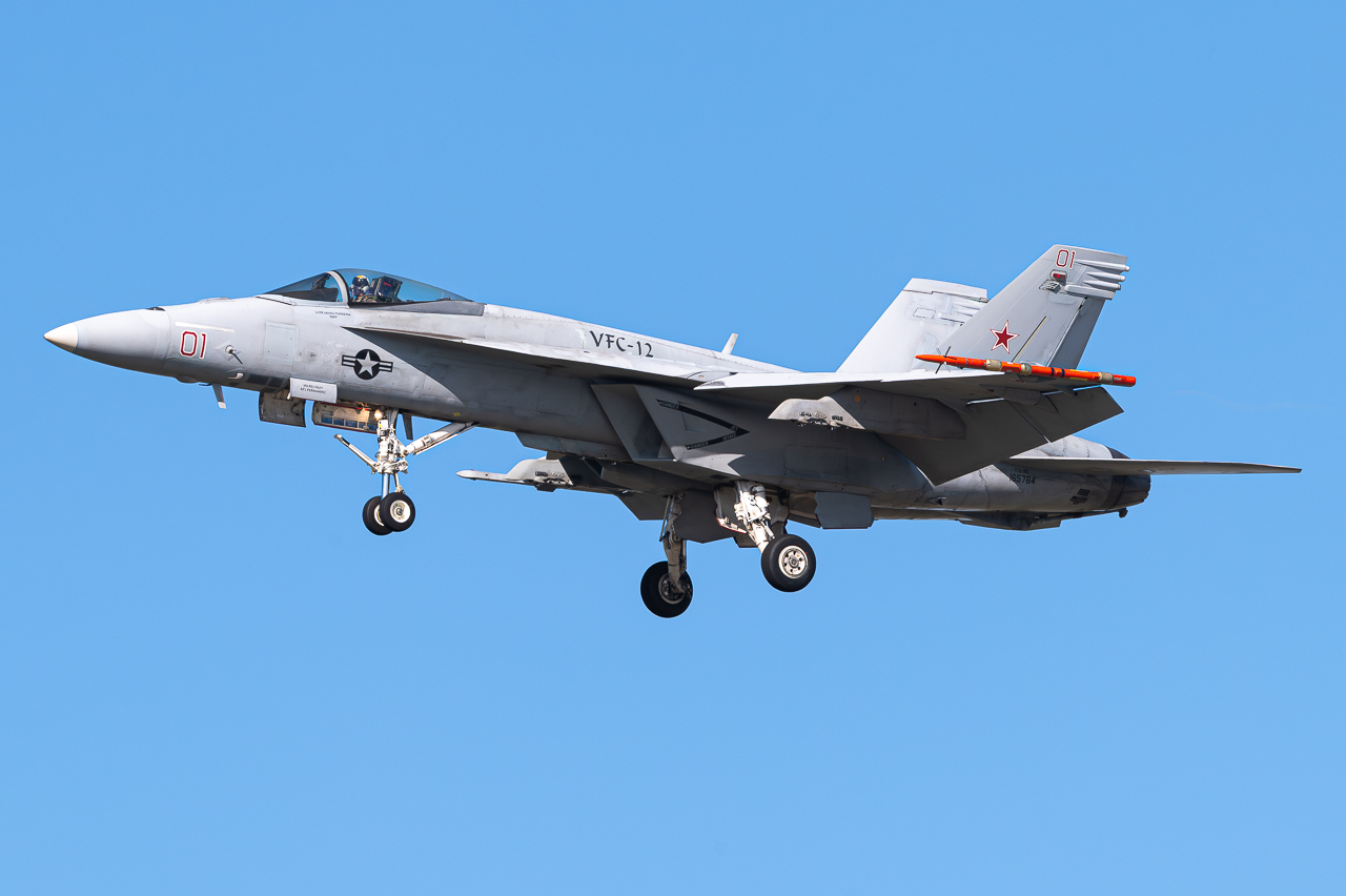 Full size: USN - United States Navy Boeing F/A-18E/F Super Hornet 165784 at North Island NAS