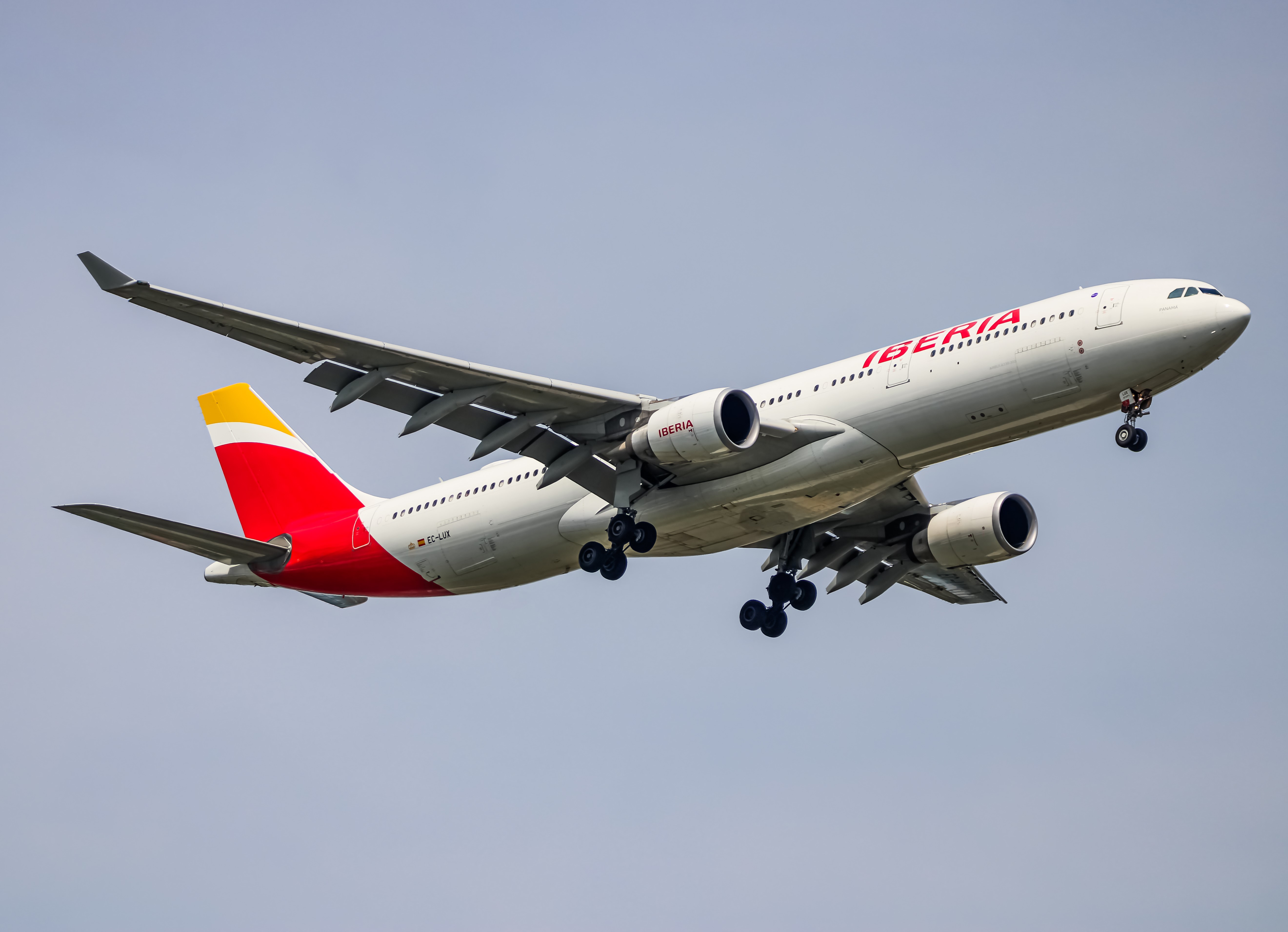 Full size: Iberia Airbus A330-300 EC-LUX at Washington Dulles International Airport