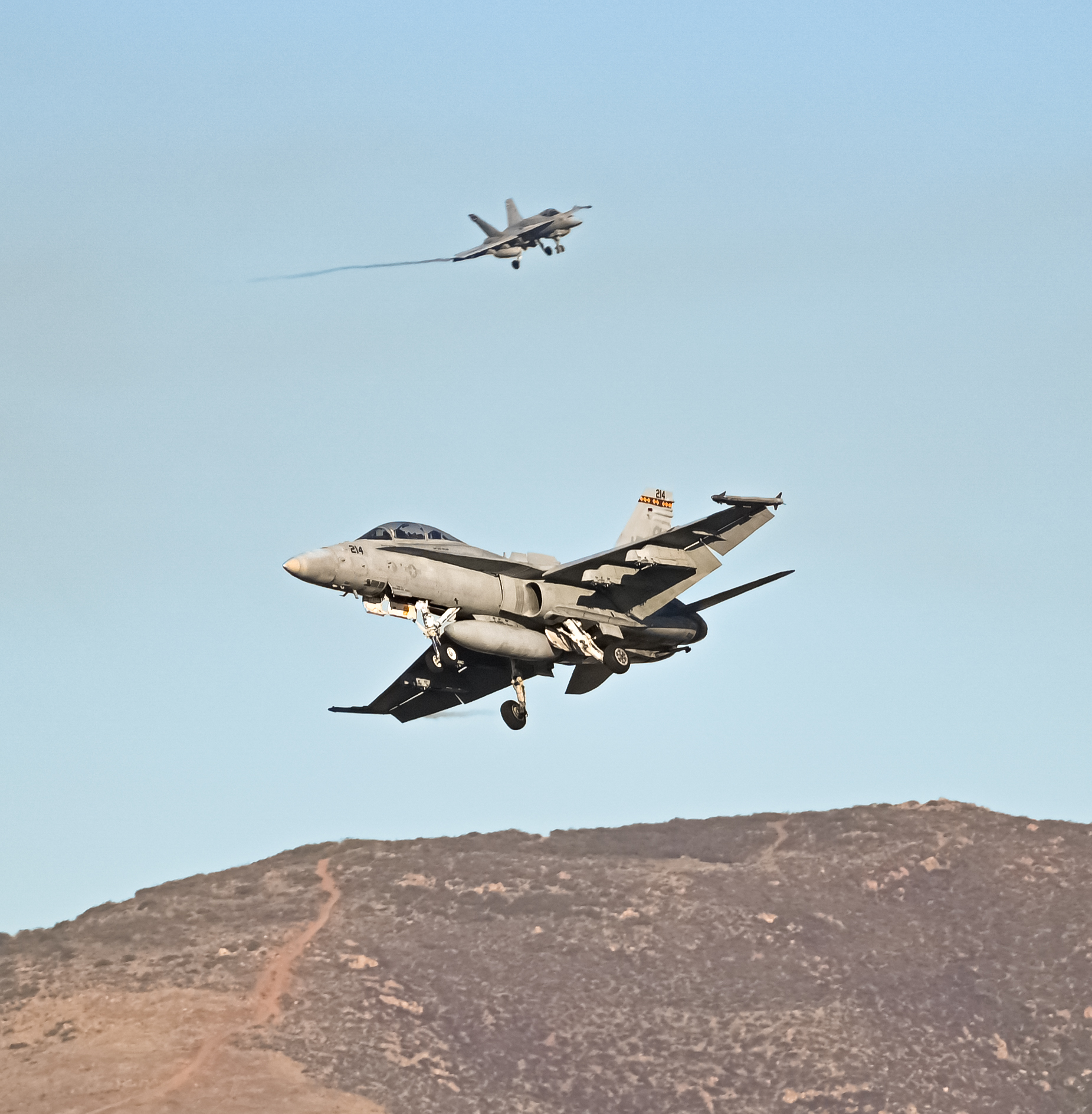 Full size: USMC - United States Marine Corp McDonnel Douglas F/A-18 Hornet 165685 at Brown Field Municipal Airport