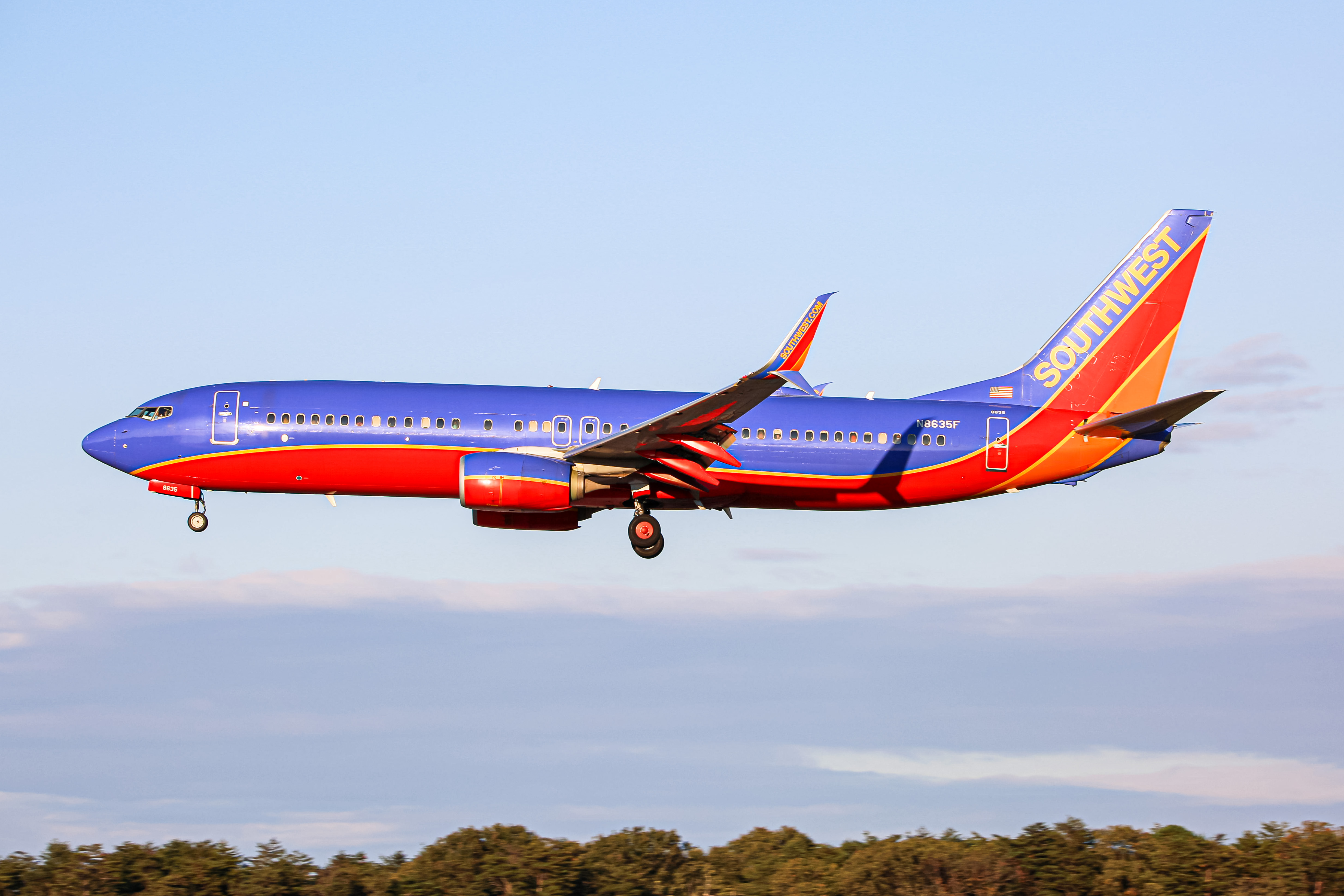 Full size: Southwest Airlines Boeing 737-800 N8635F at Baltimore/Washington International Thurgood Marshall Airport