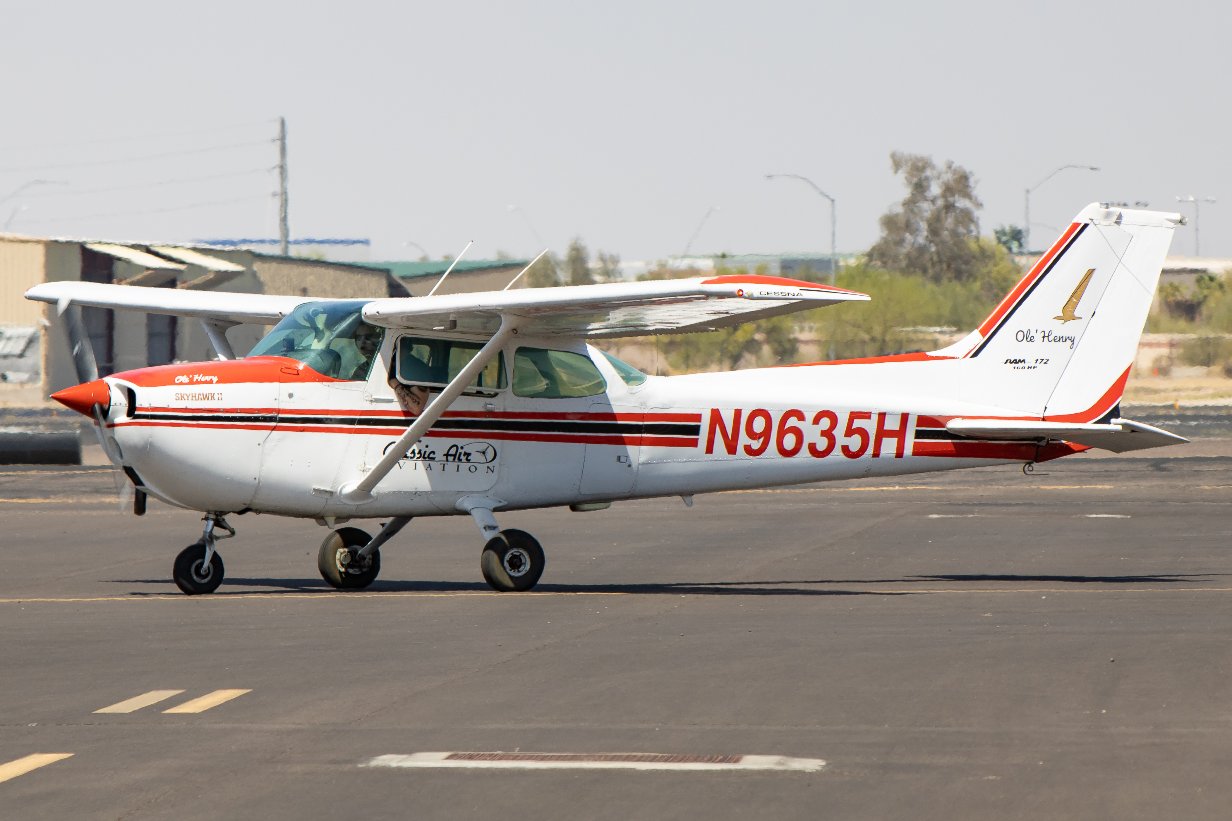 Full size: Classic Air Aviation Cessna 172 N9635H at Falcon Field Airport