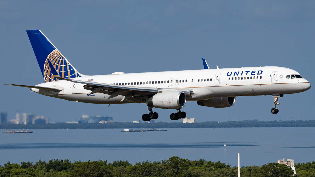 Full size: United Airlines Boeing 757-200 N13110 at Tampa International Airport