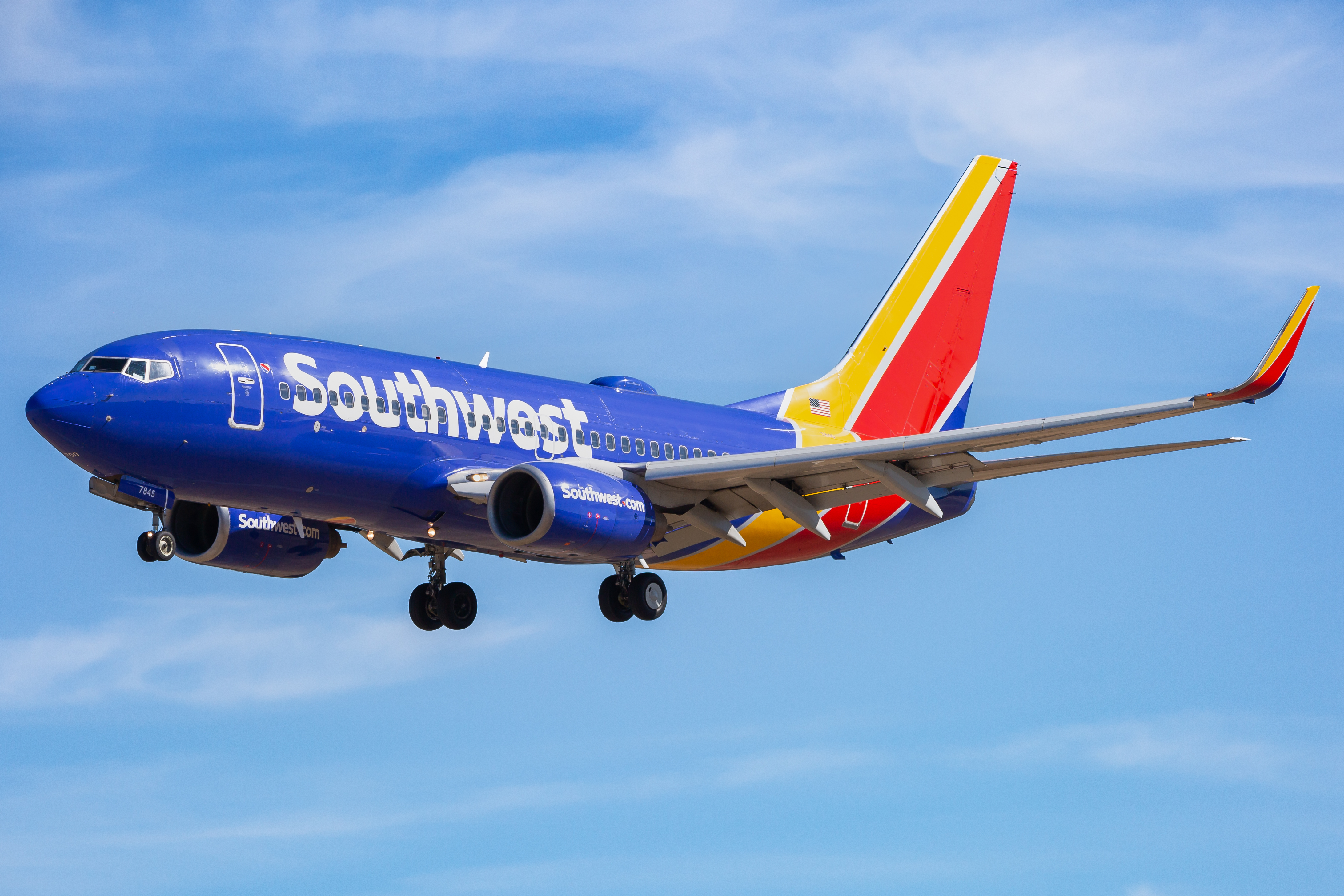 Full size: Southwest Airlines Boeing 737-700 N7845A at Baltimore/Washington International Thurgood Marshall Airport