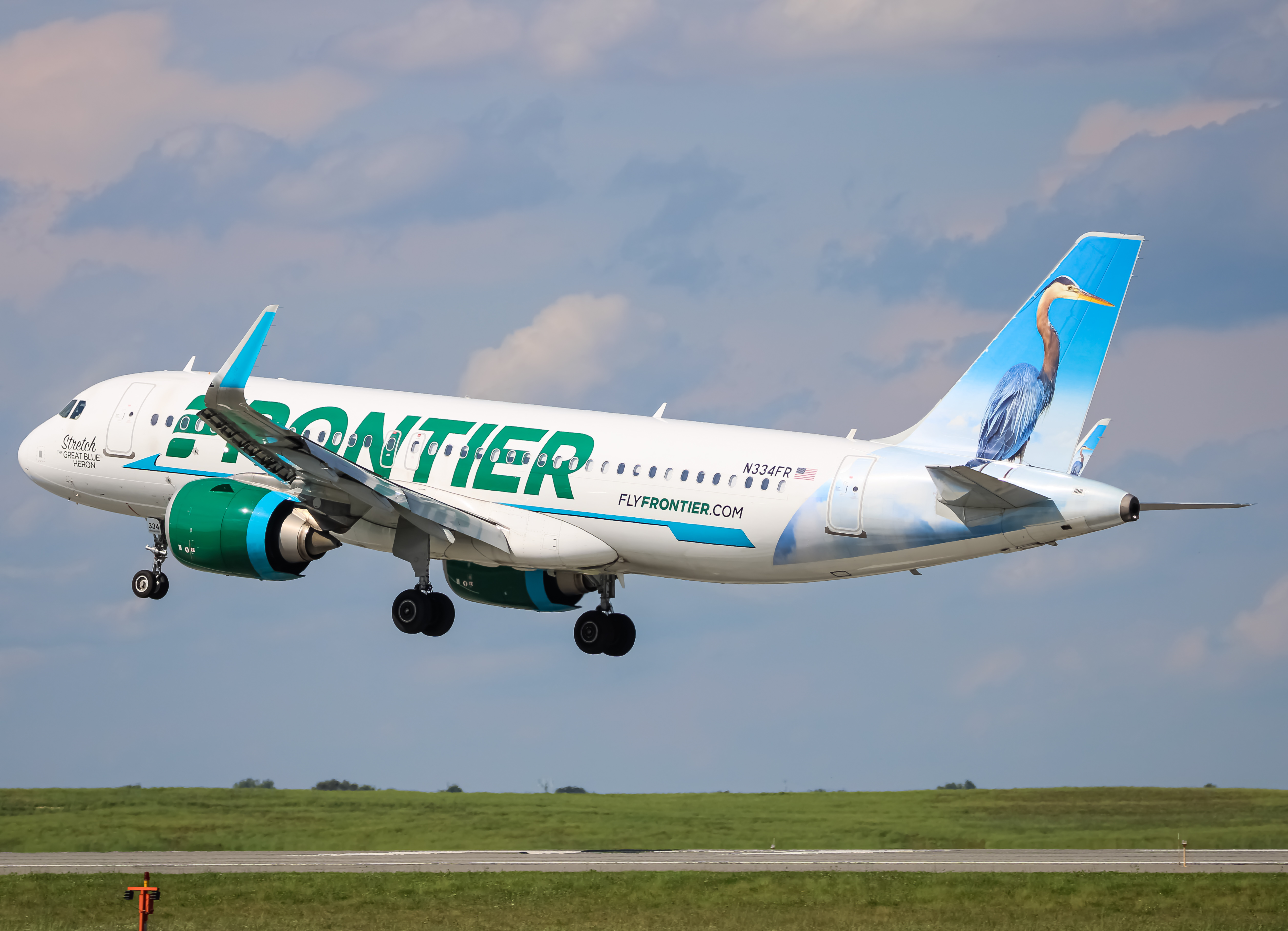 Full size: Frontier Airlines Airbus A320neo N334FR at Baltimore/Washington International Thurgood Marshall Airport