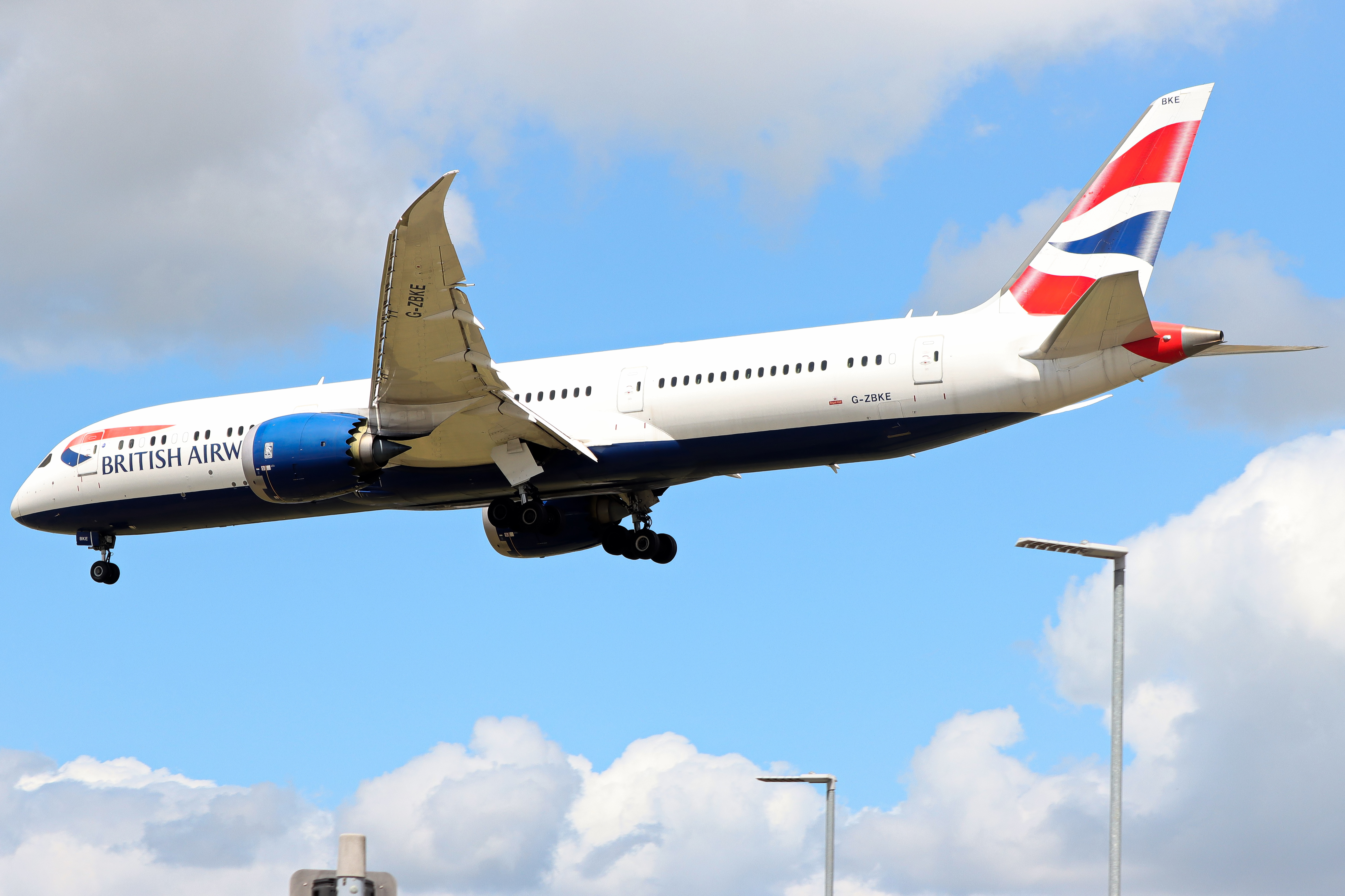Full size: British Airways Boeing 787-9 G-ZBKE at London Heathrow International Airport