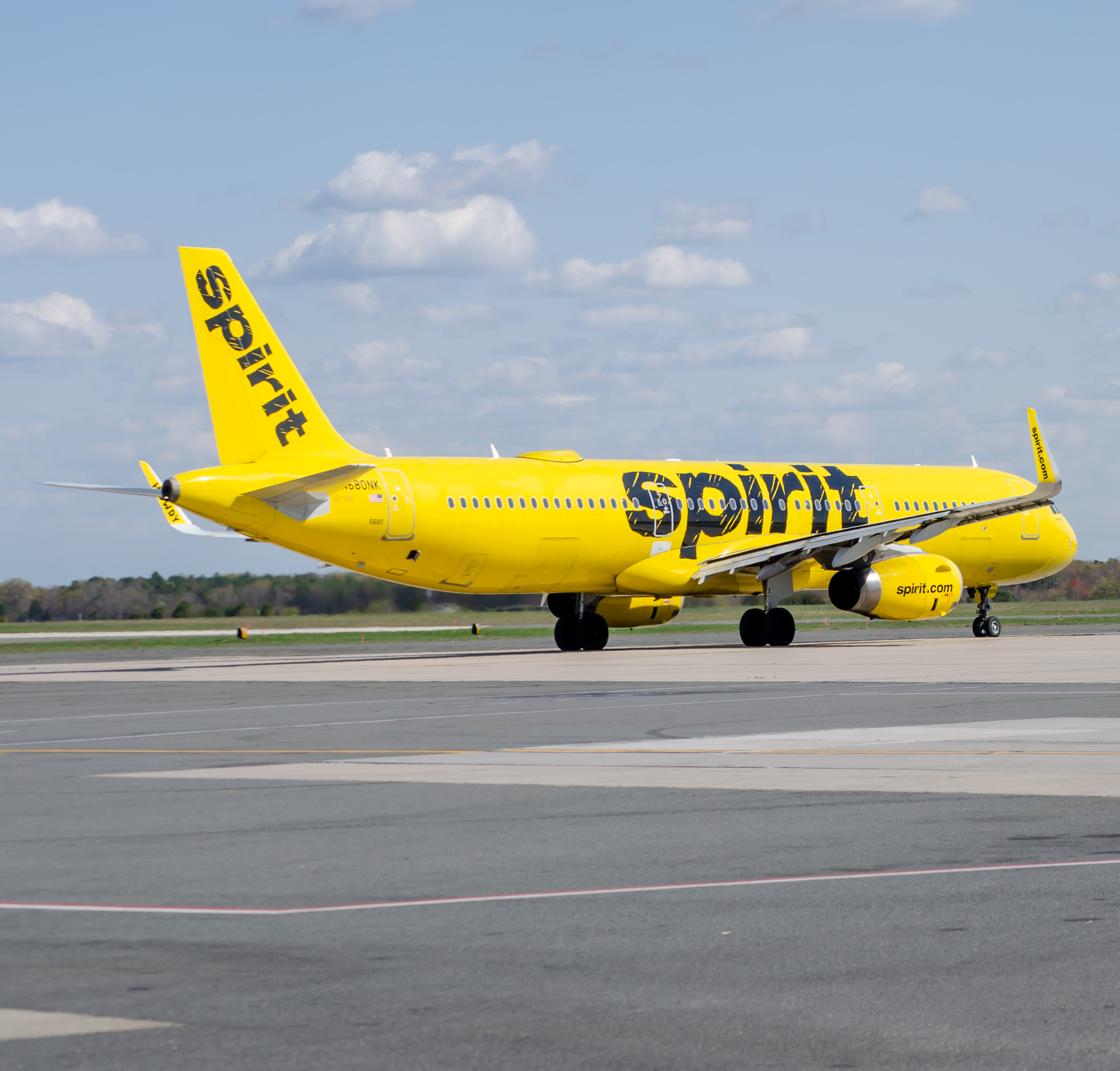 Full size: Spirit Airlines Airbus A321-200 N680NK at Atlantic City International Airport