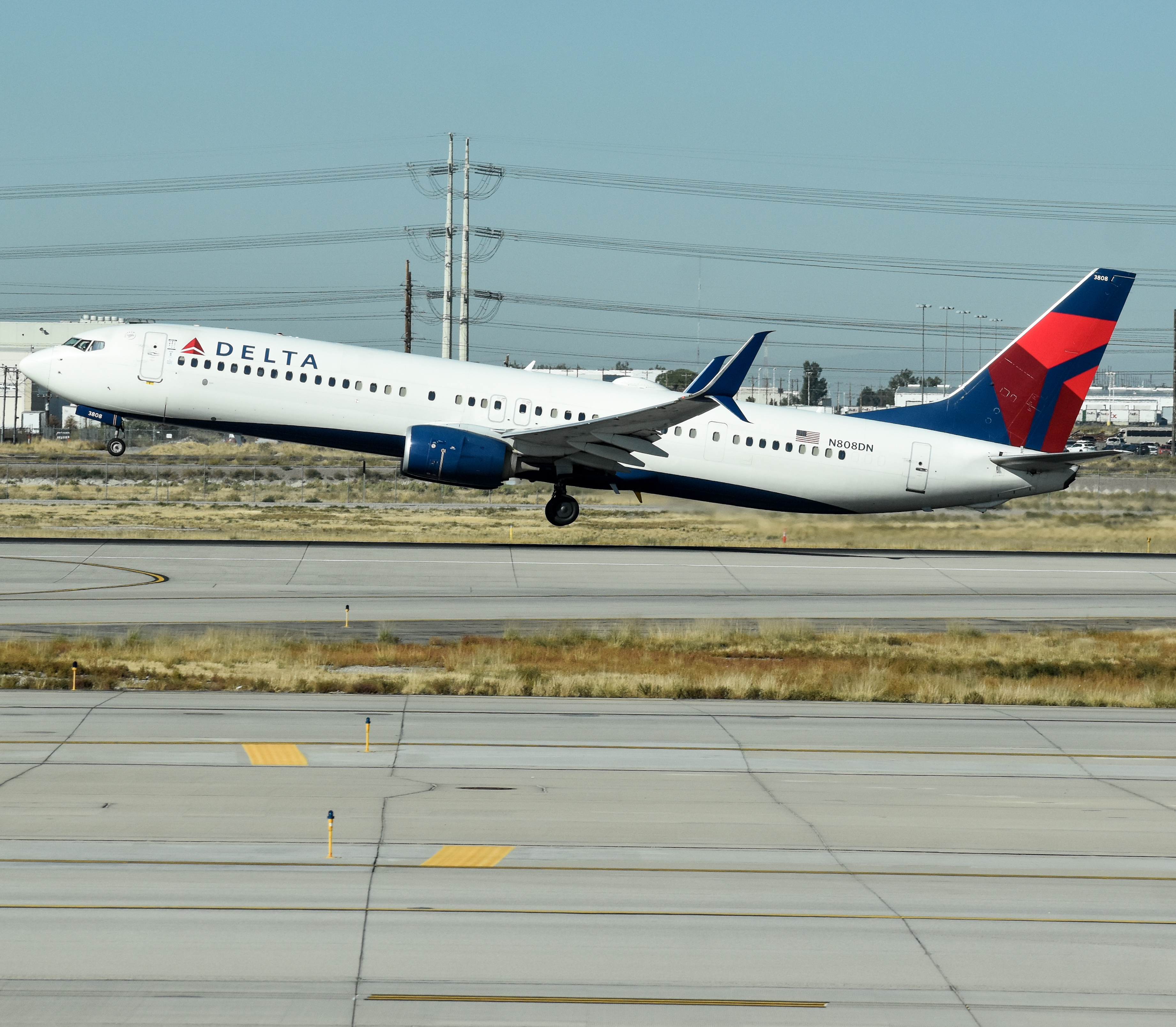 Full size: Delta Airlines Boeing 737-900ER N808DN at Salt Lake City International Airport