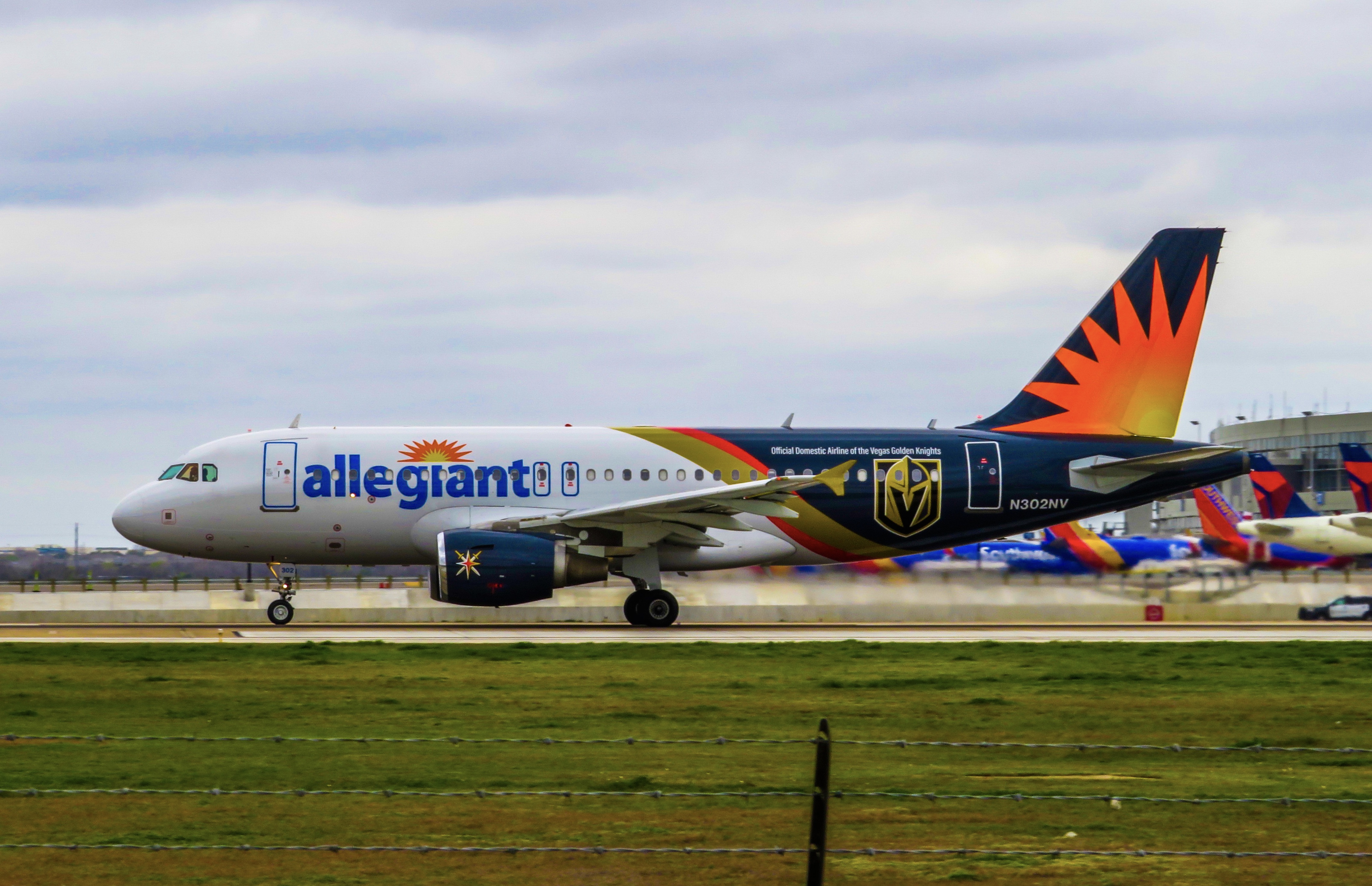 Full size: Allegiant Airlines Airbus A320 N302NV at Austin-Bergstrom International Airport