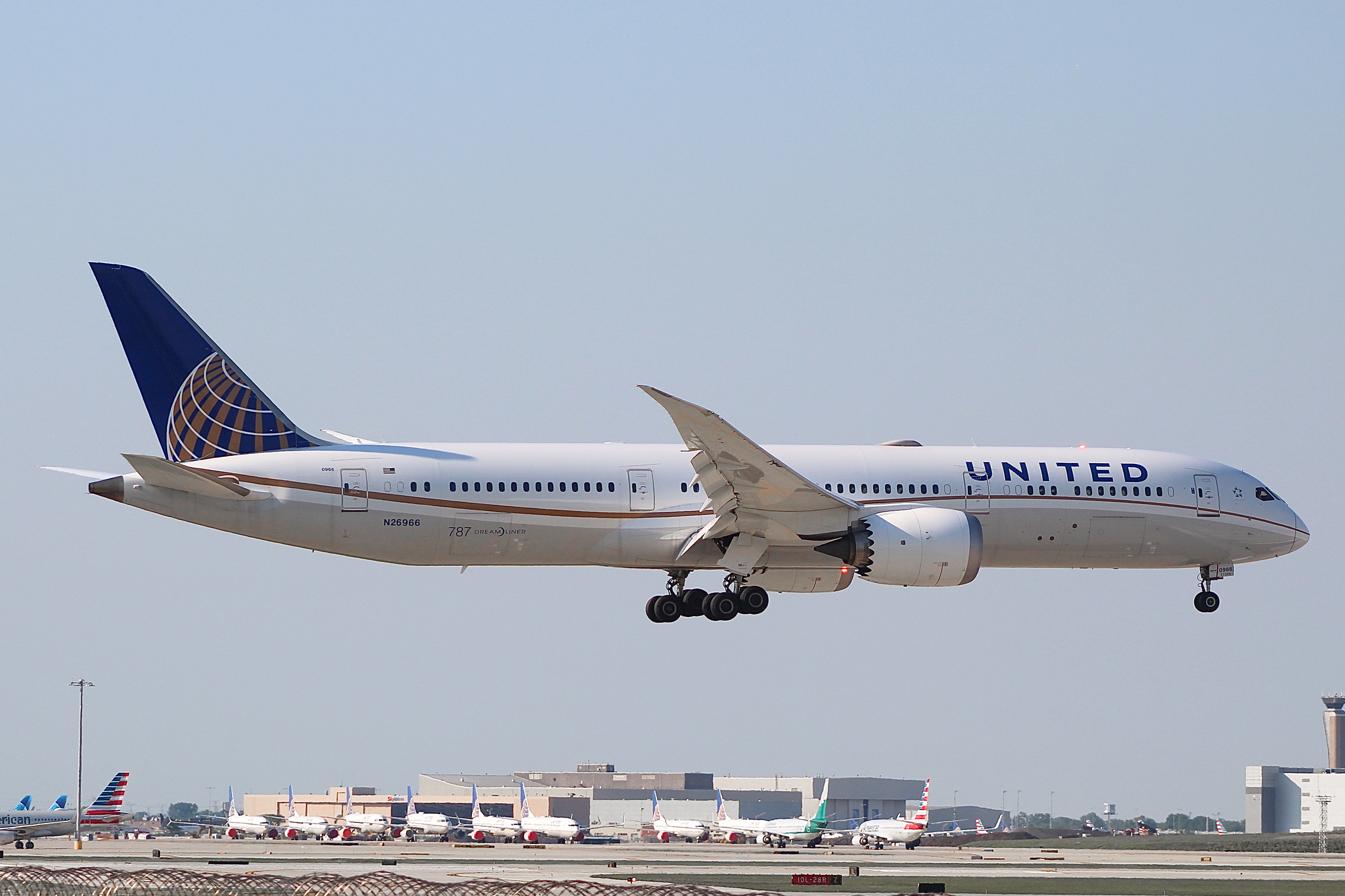 Full size: United Airlines Boeing 787-9 N26966 at Chicago O'Hare International Airport