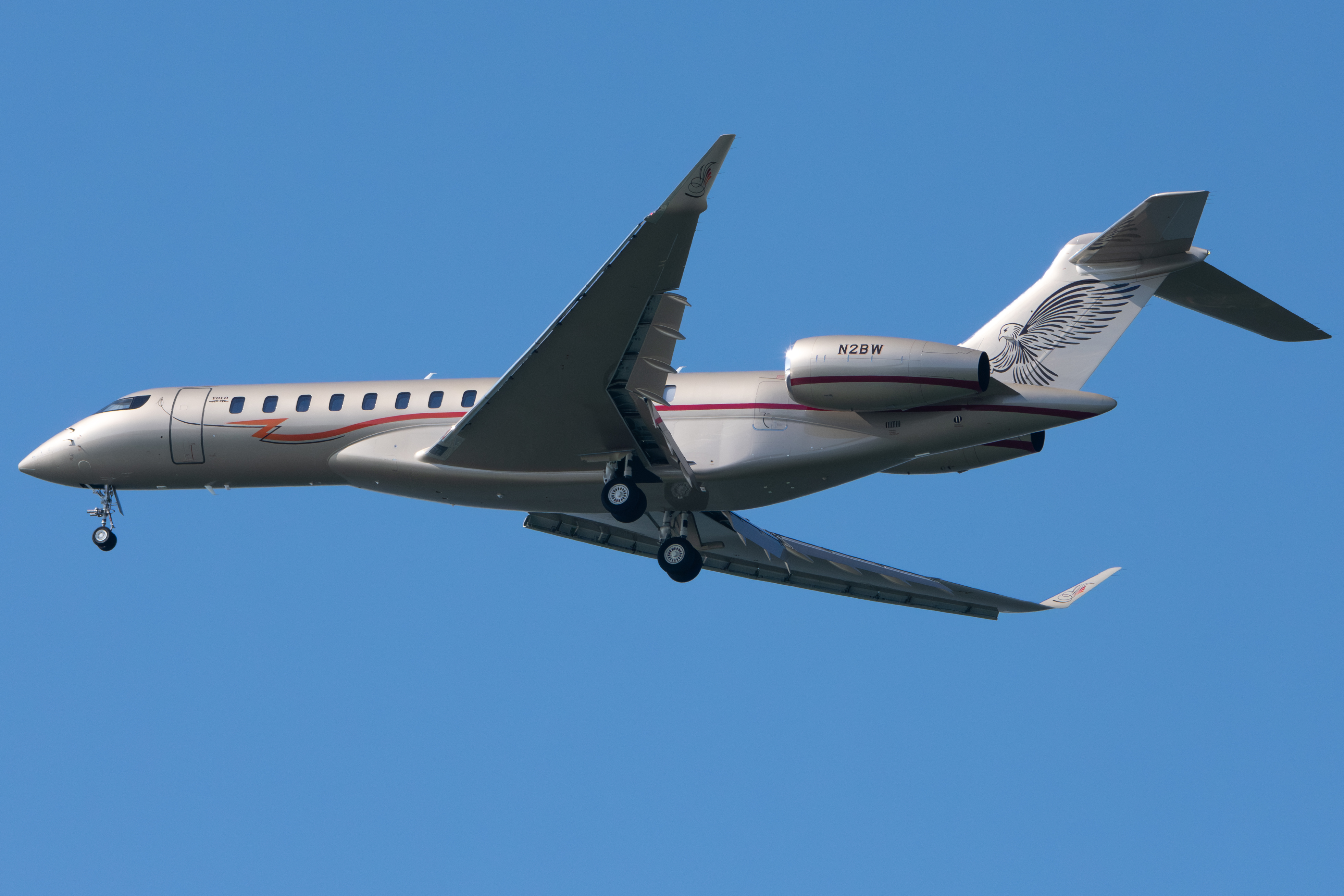Full size: PRIVATE Bombardier Global 7500 N2BW at San Francisco International Airport