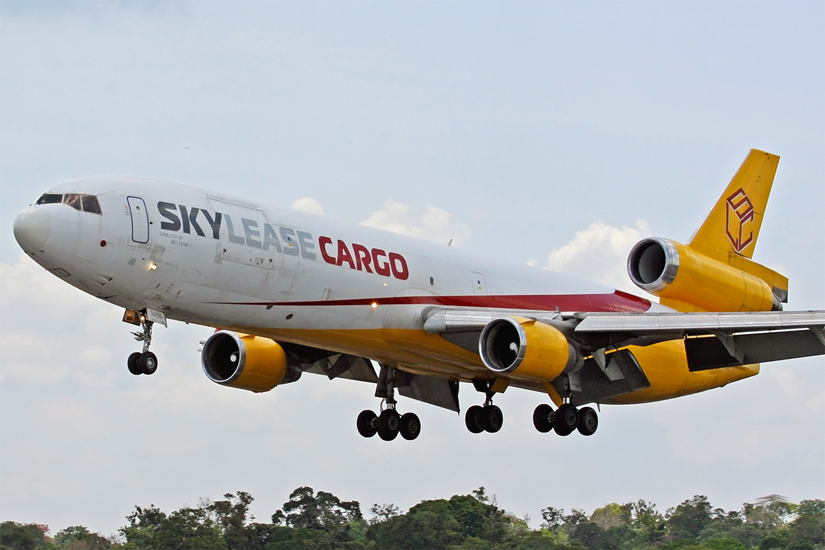 Full size: Sky Lease Cargo  McDonnell Douglas MD-11(F) N950AR at Manaus Eduardo Gomes International Airport