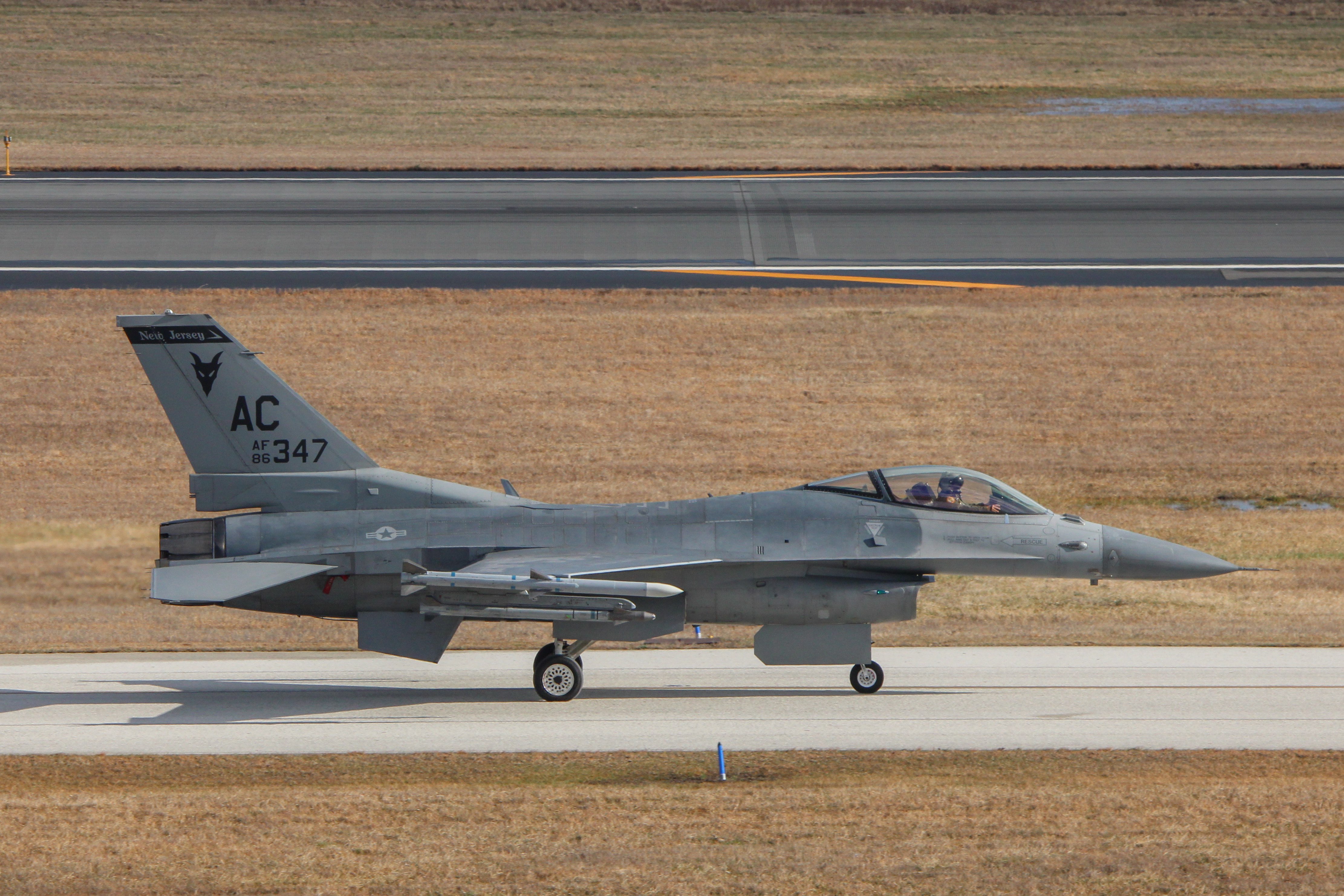 Full size: USAF - United States Air Force General Dynamics F-16 Fighting Falcon 86-0347 at Atlantic City International Airport