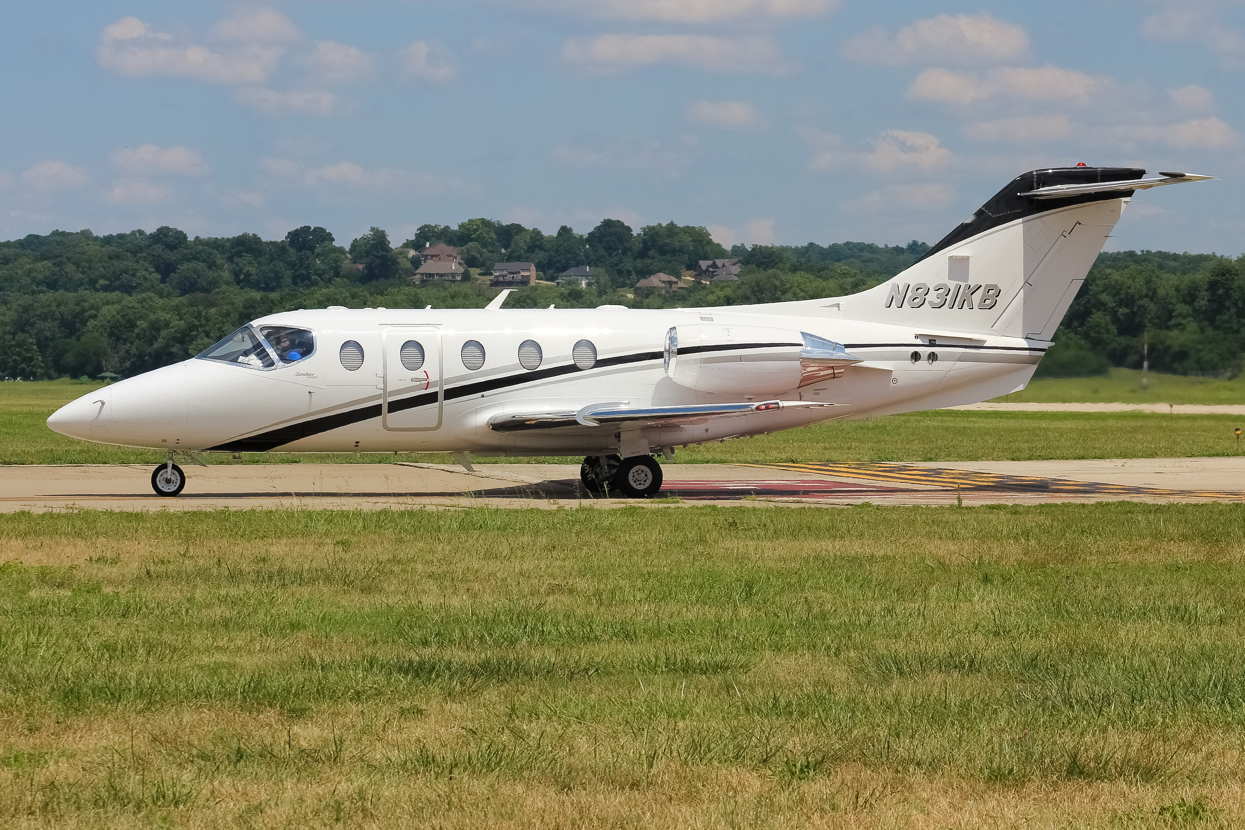 Full size: PRIVATE  Beechcraft Hawker 400 N831KB at Cincinnati Municipal Airport/Lunken Field