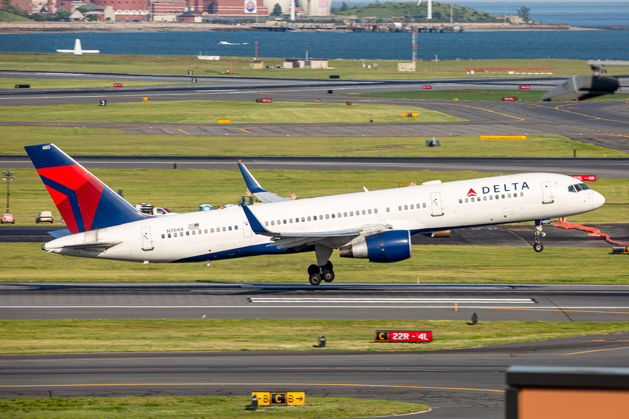 Full size: Delta Airlines Boeing 757-200 N704X at General Edward Lawrence Logan International Airport