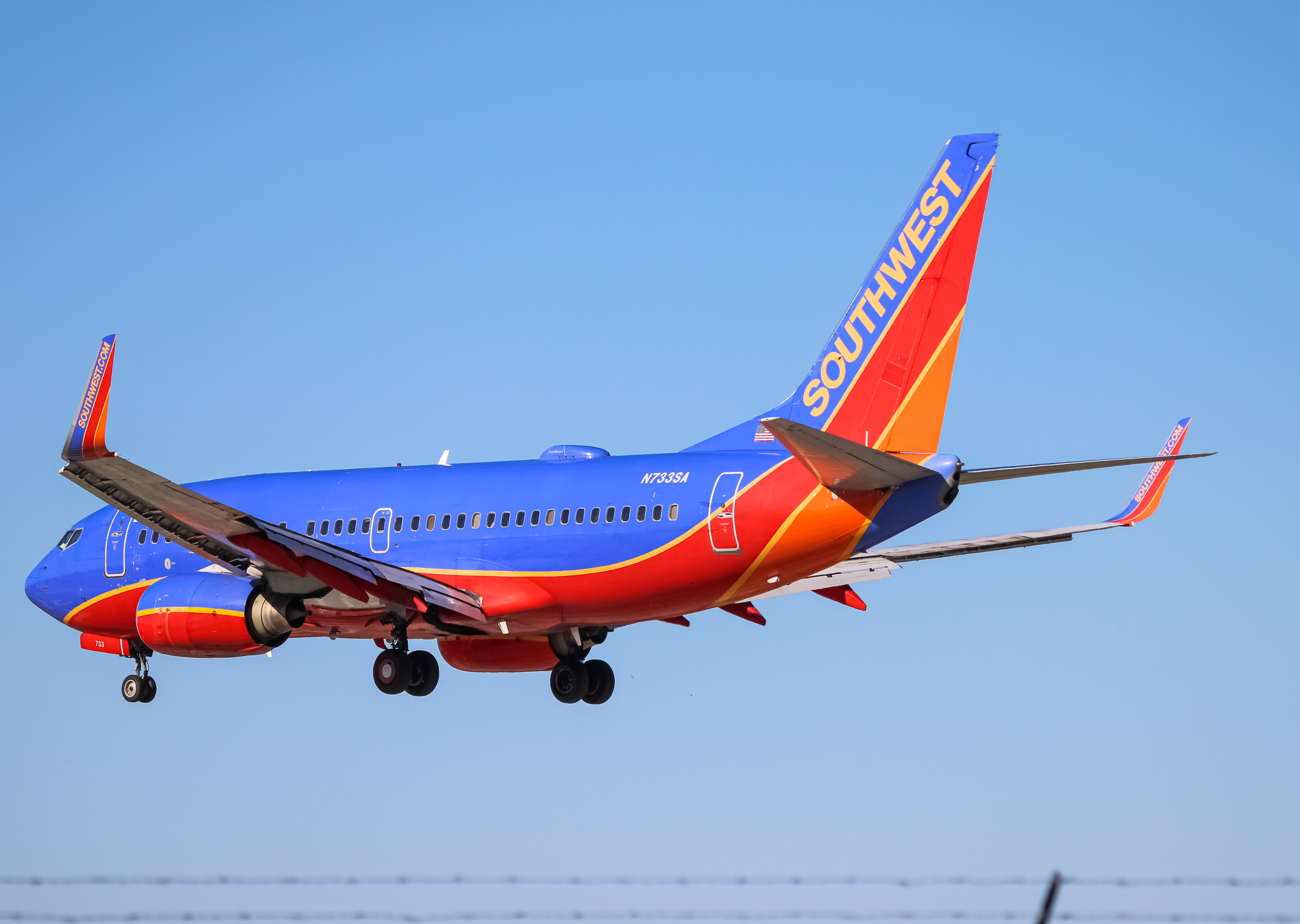 Full size: Southwest Airlines Boeing 737-700 N733SA at Baltimore/Washington International Thurgood Marshall Airport
