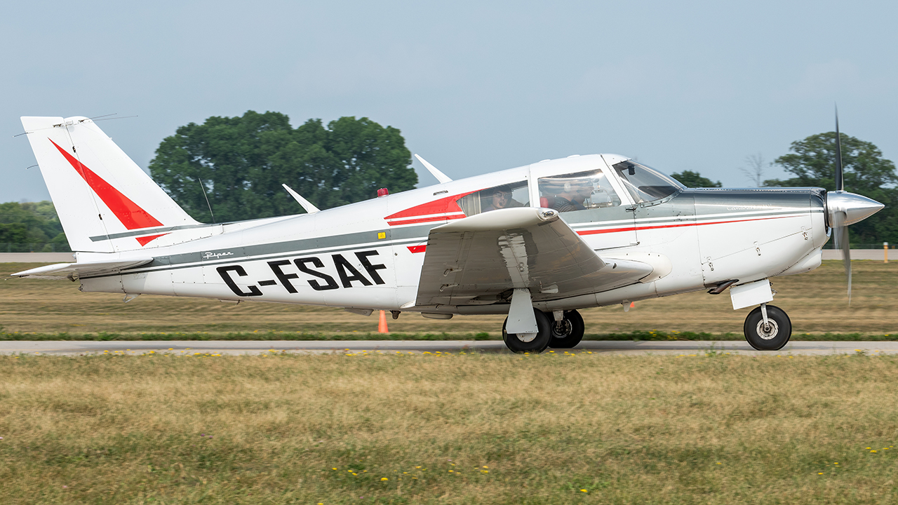 Full size: PRIVATE Piper PA-24 C-FSAF at Wittman Regional Airport
