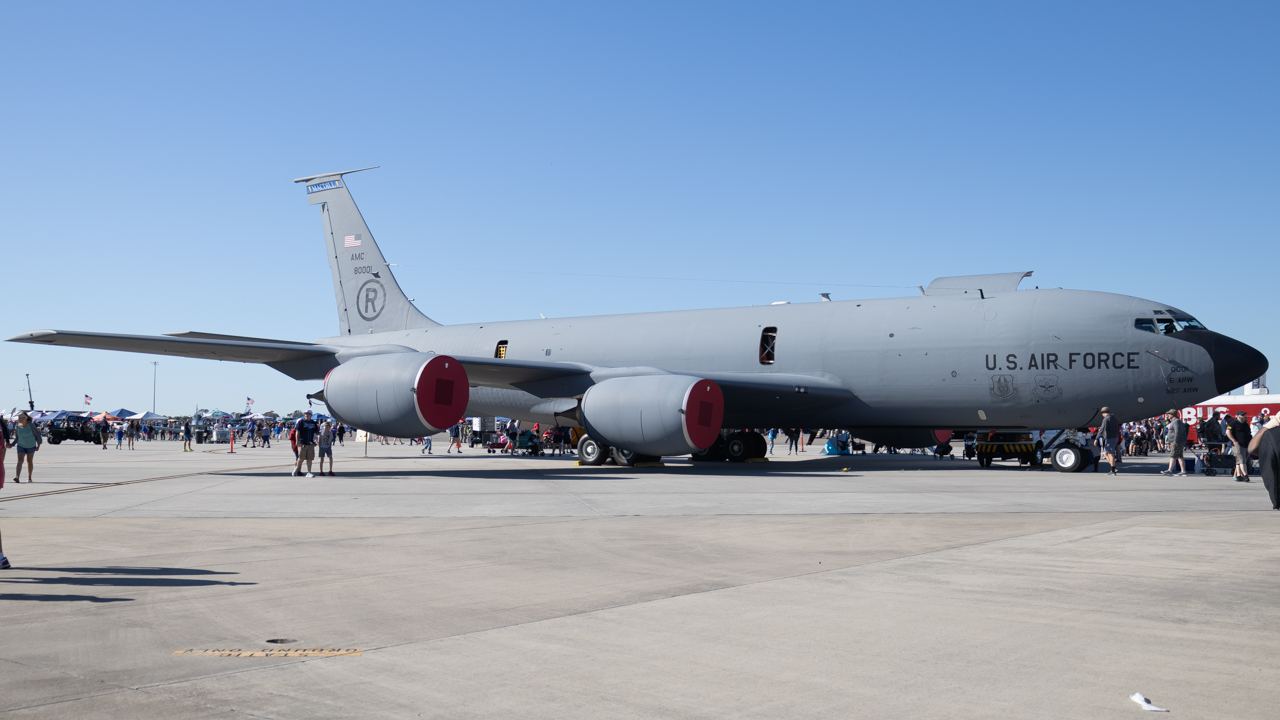 Full size: USAF - United States Air Force Boeing KC-135 Stratotanker 58-8001 at Mac Dill AFB