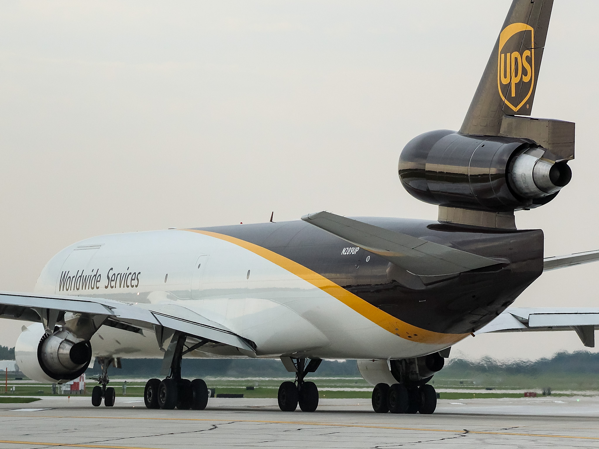 Full size: United Parcel Service McDonnell Douglas MD-11F N289UP at General Mitchell International Airport