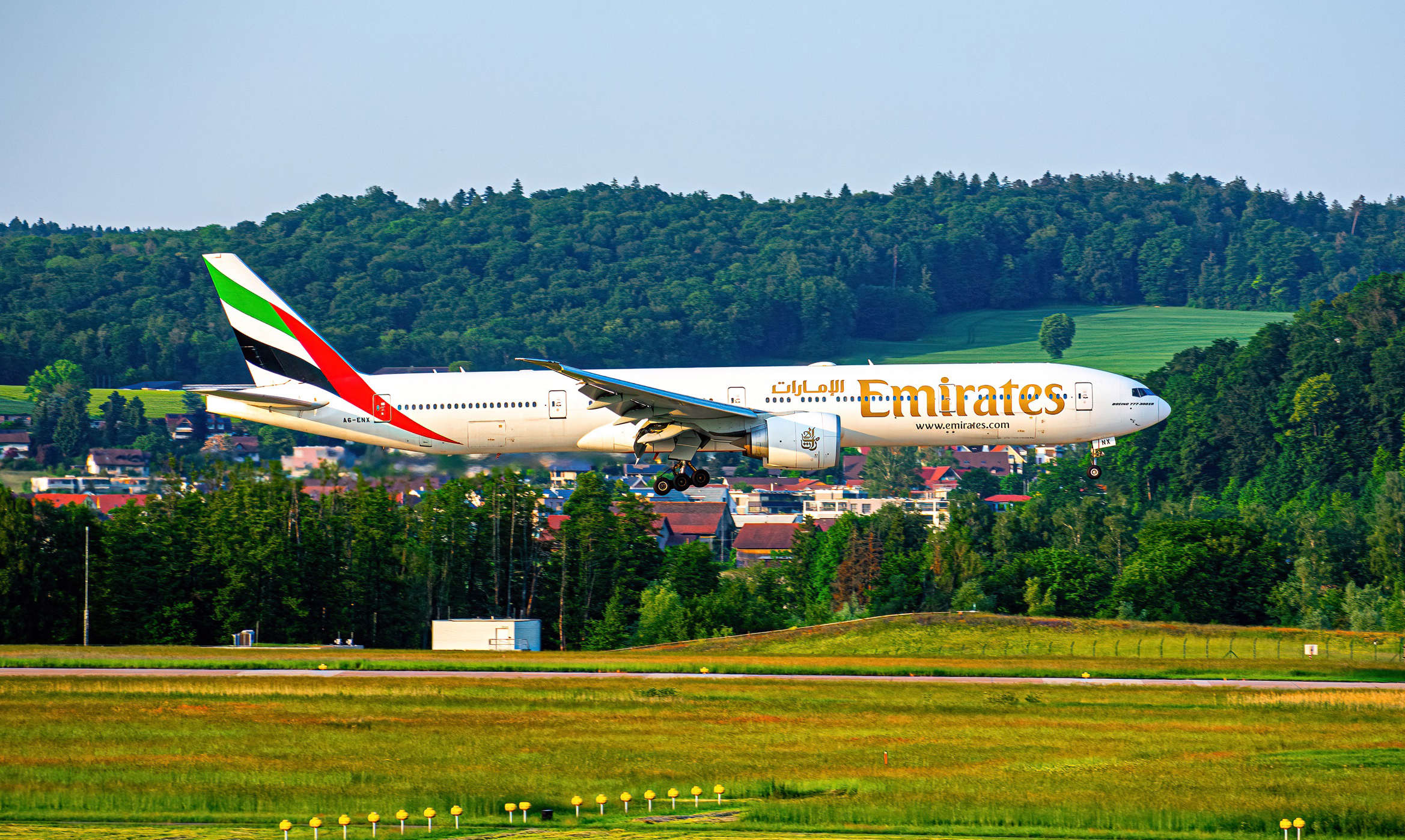 Full size: Emirates Boeing 777-300ER A6-ENX at Zurich-Kloten Airport