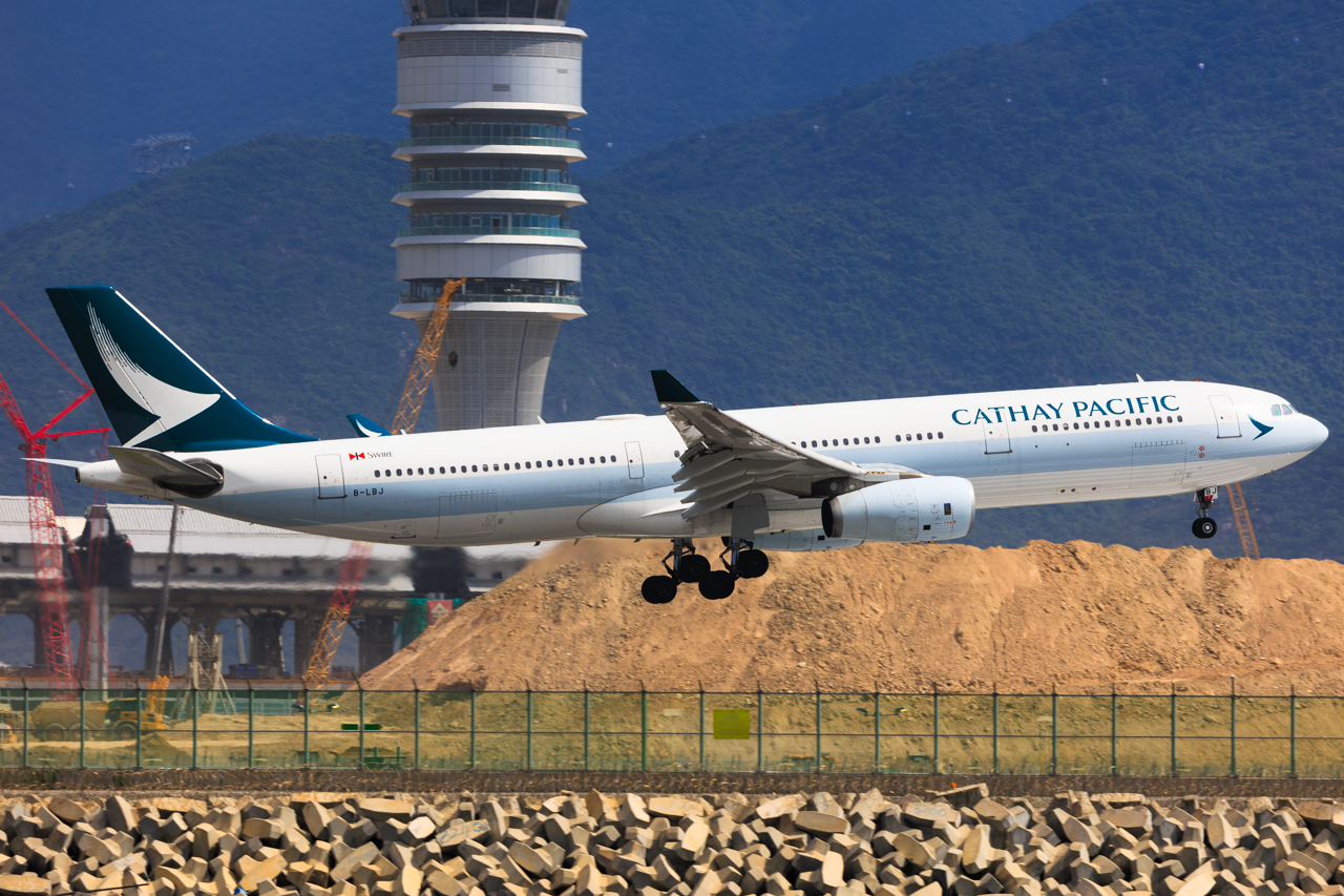 Full size: Cathay Pacific Airbus A330-300 B-LBJ at Hong Kong International Airport