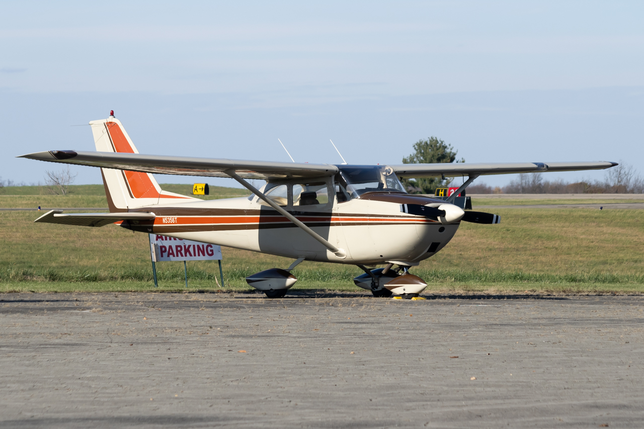 Full size: PRIVATE Cessna 172 N5356T at 