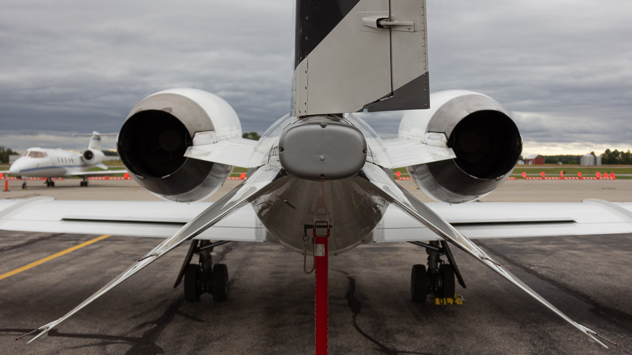 Full size: PRIVATE Learjet 31 N103JL at Delaware Municipal Airport