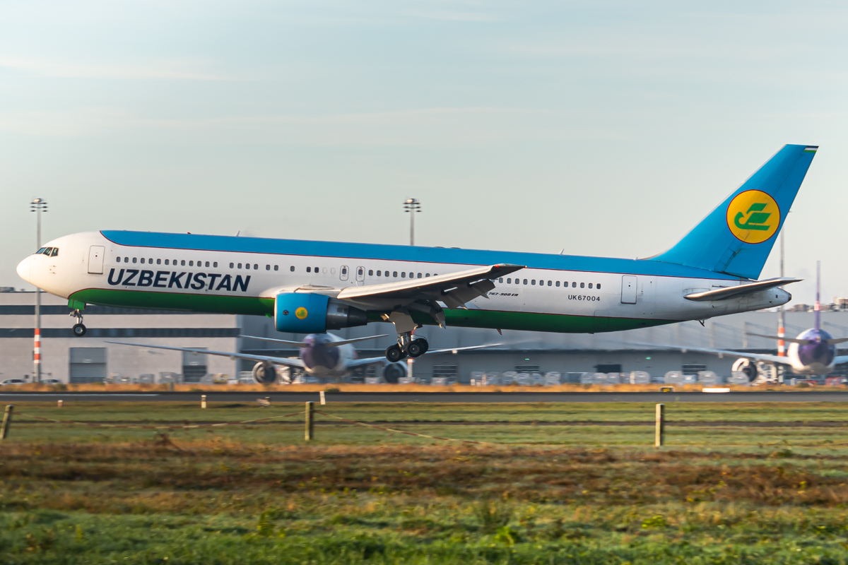 Full size: Uzbekistan Airways Boeing 767-300ER UK67004 at Cologne Bonn Airport
