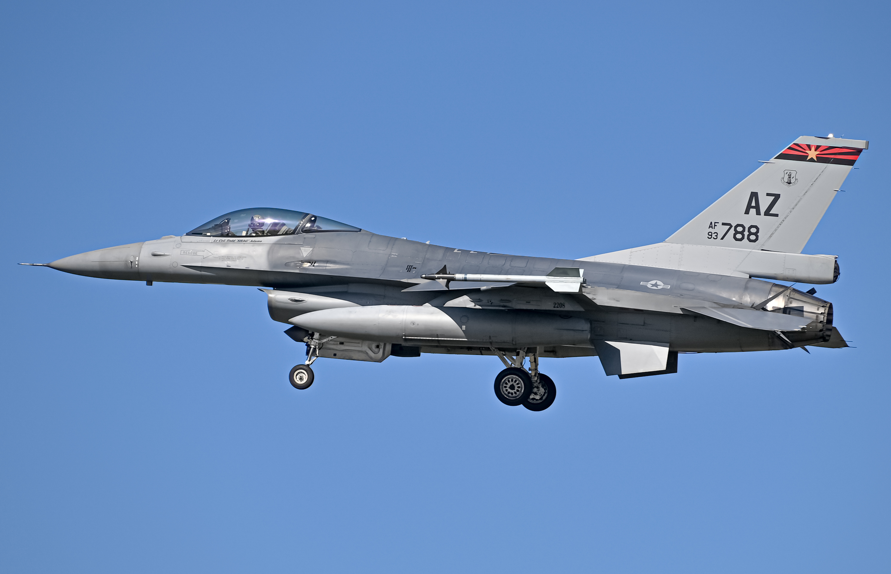 Full size: USAF - United States Air Force General Dynamics F-16 Fighting Falcon 93-0788 at North Island NAS