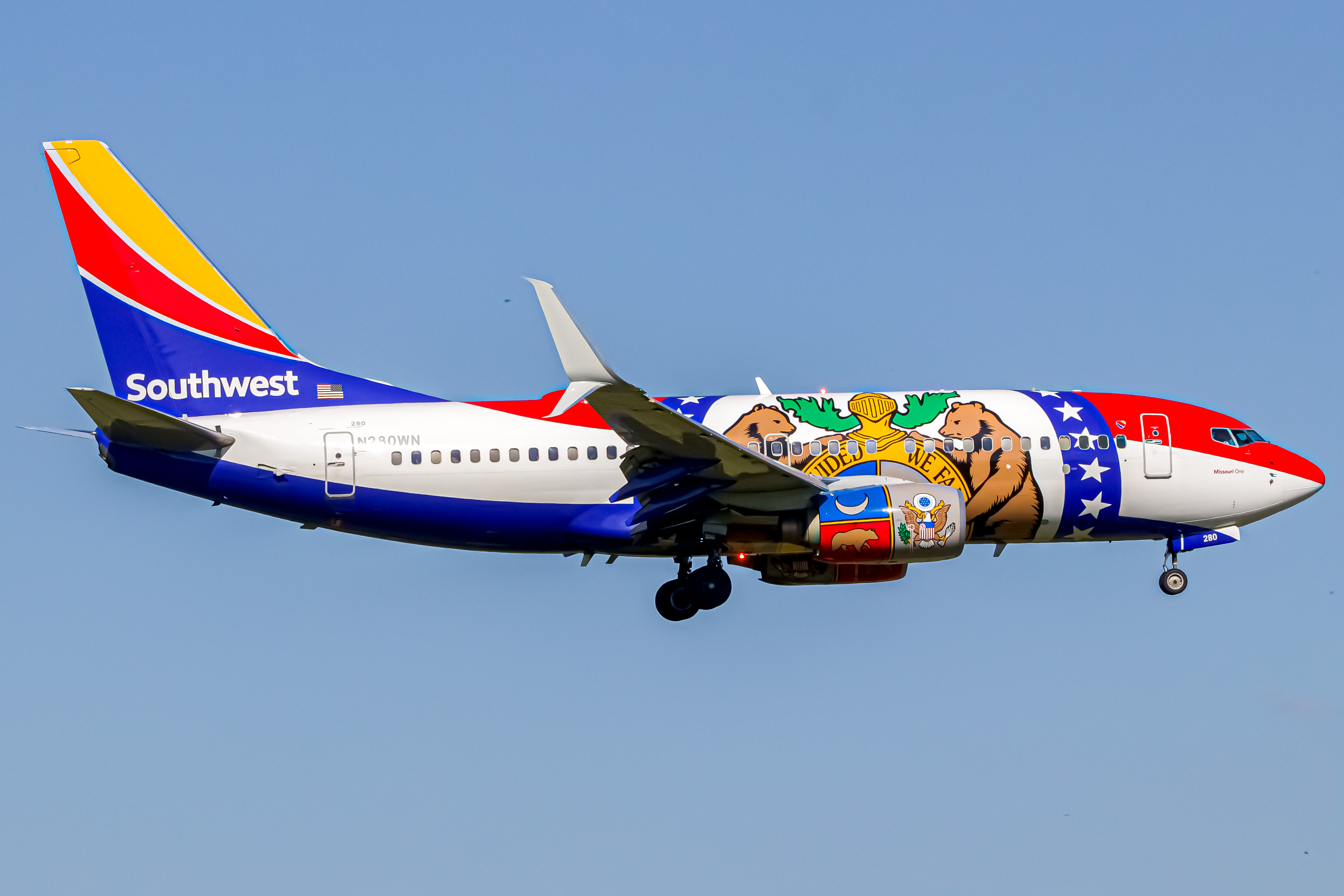 Full size: Southwest Airlines Boeing 737-700 N280WN at Tulsa International Airport