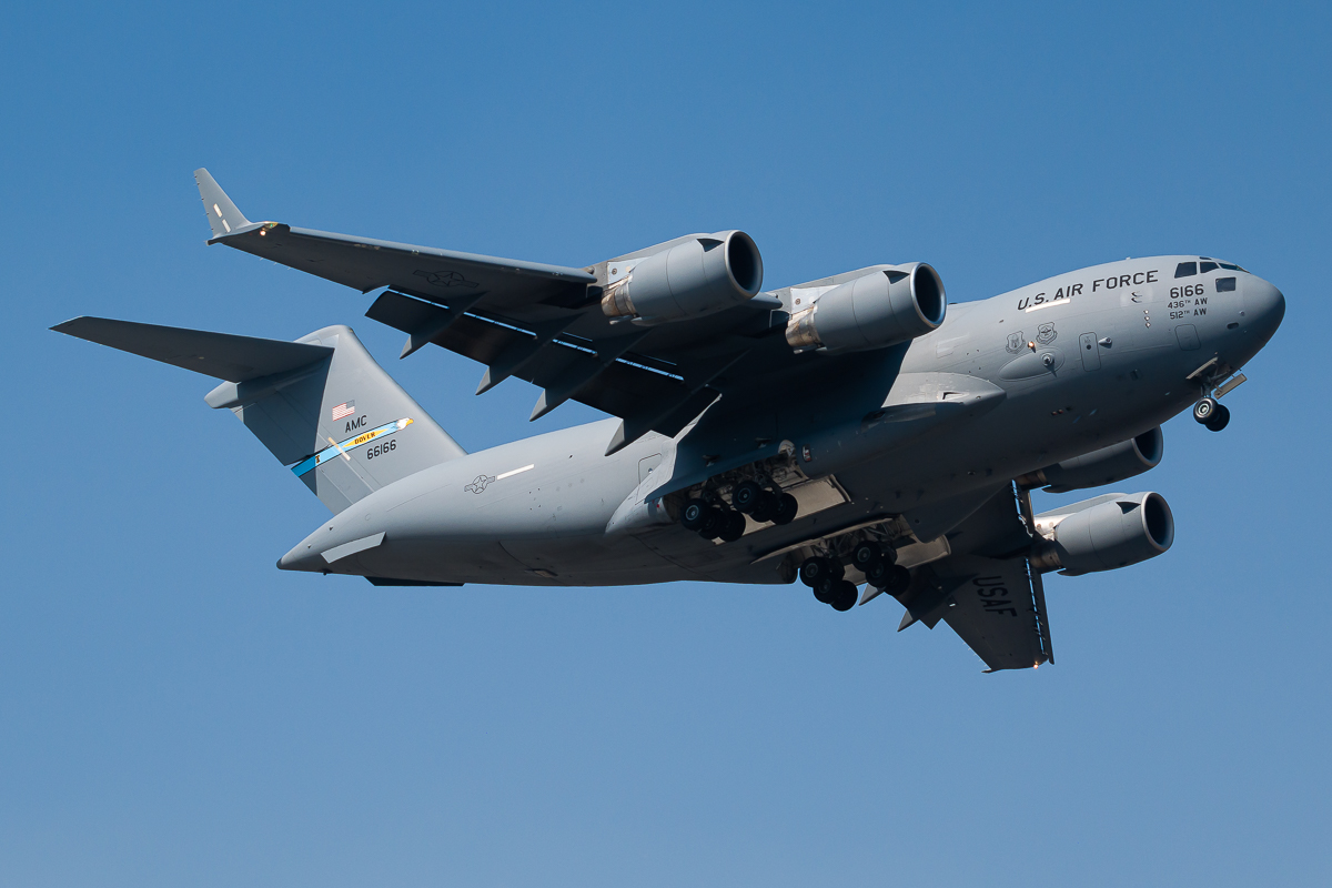 Full size: USAF - United States Air Force Boeing C-17 Globemaster III 06-6166 at Mexico City International Airport