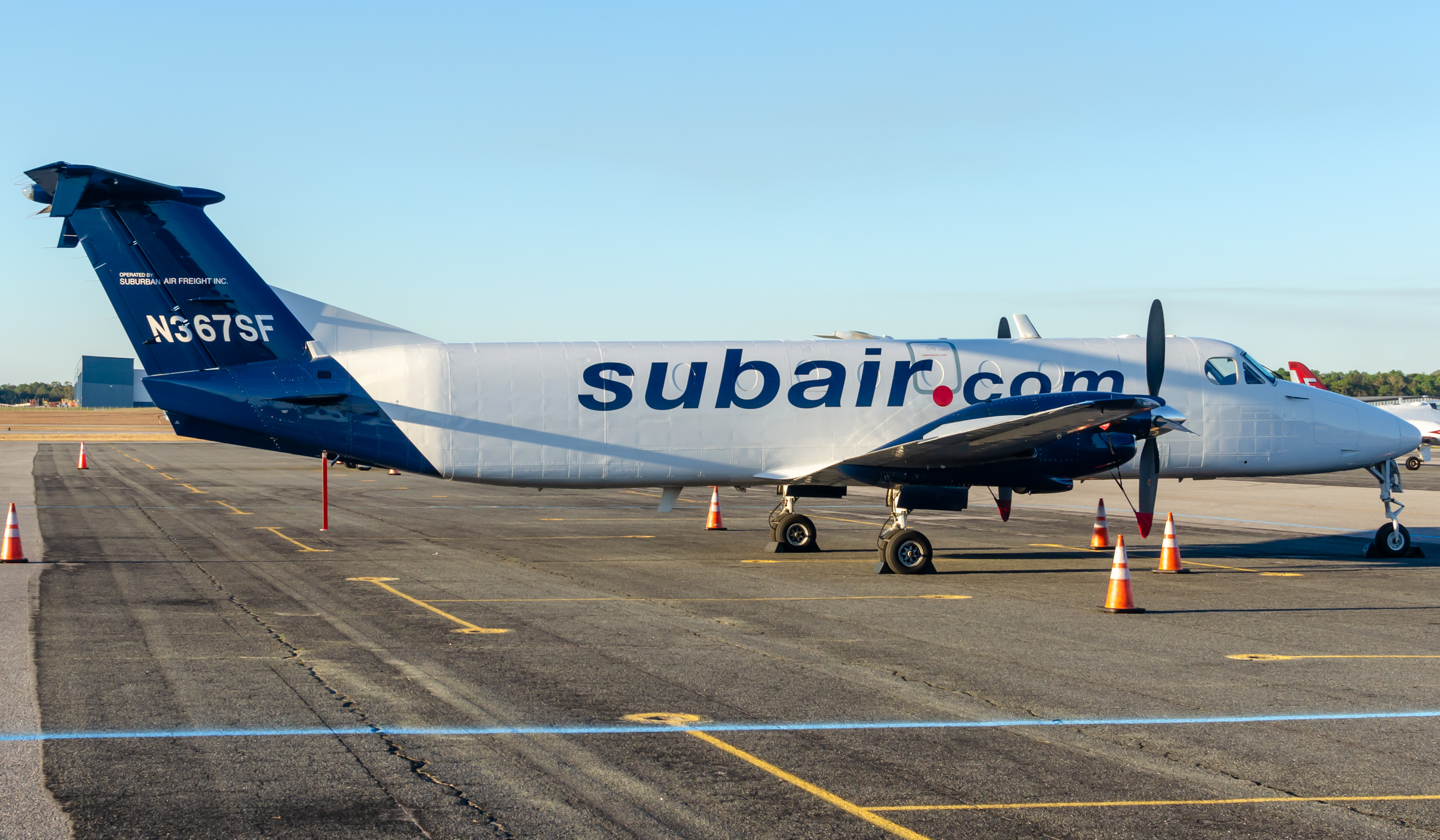 Full size: Suburban Air Freight Beechcraft 1900C N367SF  at Pensacola International Airport