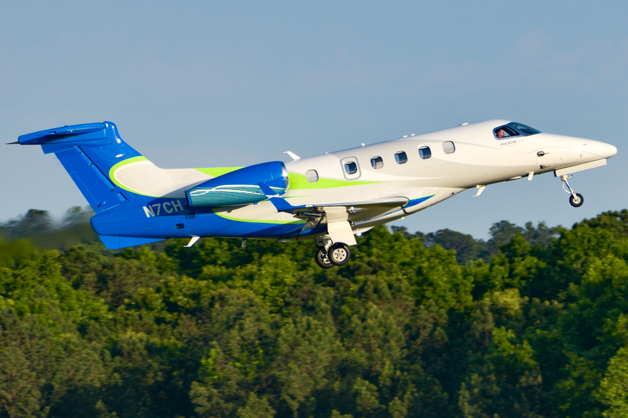 Full size: PRIVATE Embraer Phenom 300 N7CH at Raleigh-Durham International Airport