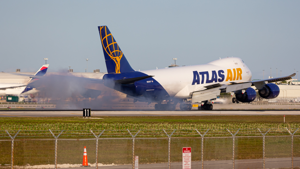Full size: Atlas Air Boeing 747-8F N856GT at Miami International Airport