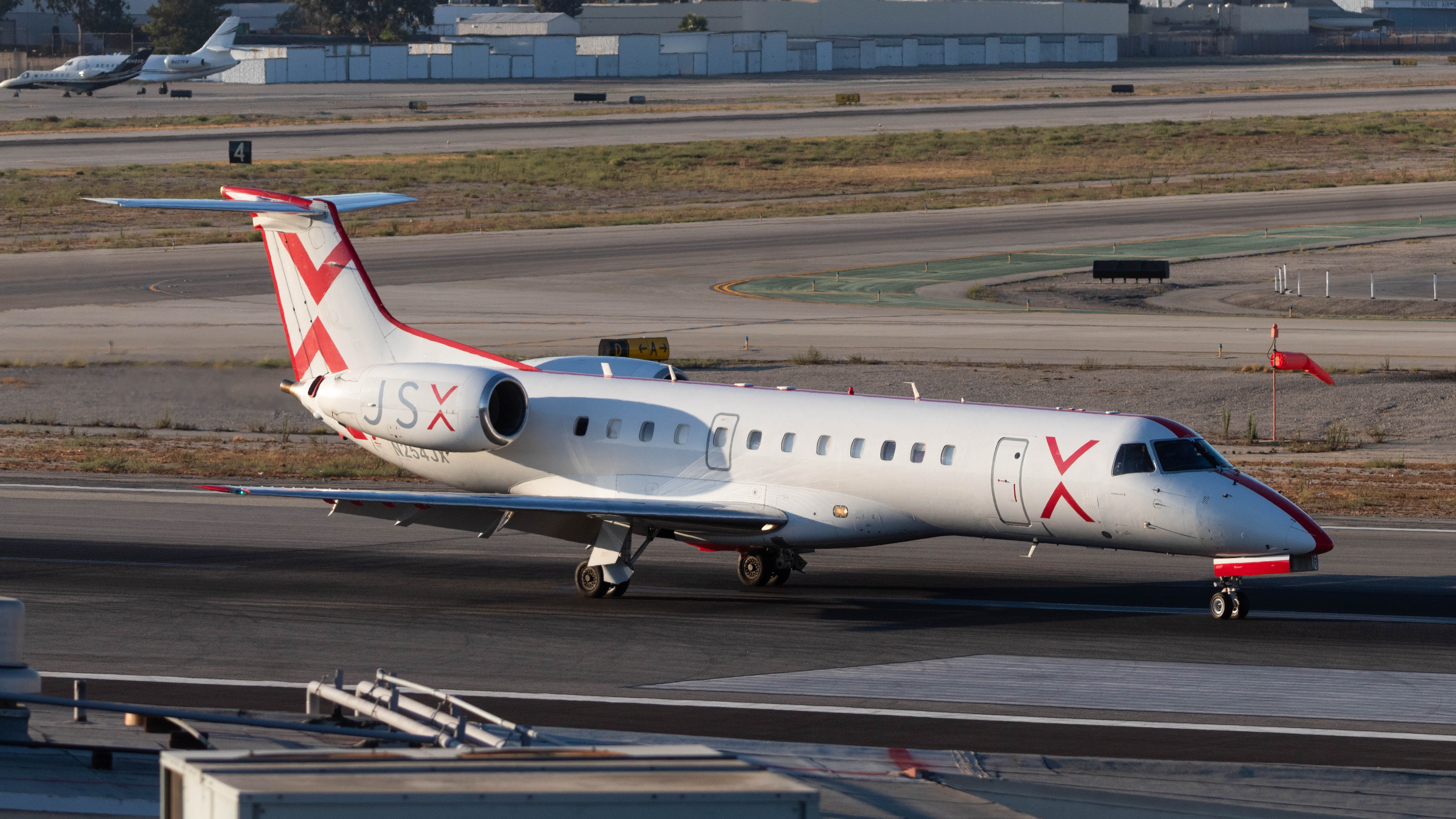 Full size: JSX Embraer ERJ135 N254JX at Bob Hope Airport