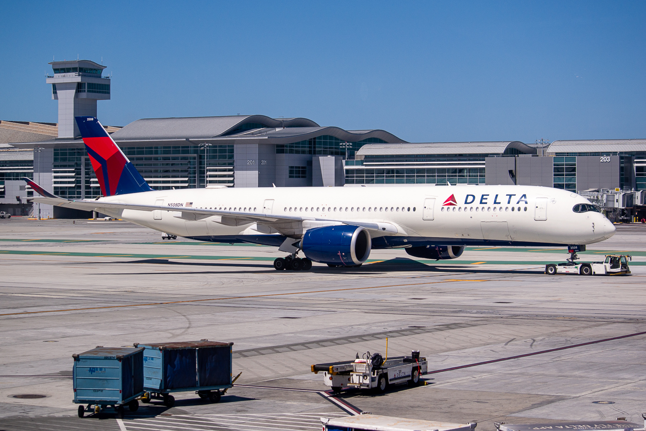 Full size: Delta Airlines Airbus A350-900 N505DN at Los Angeles International Airport