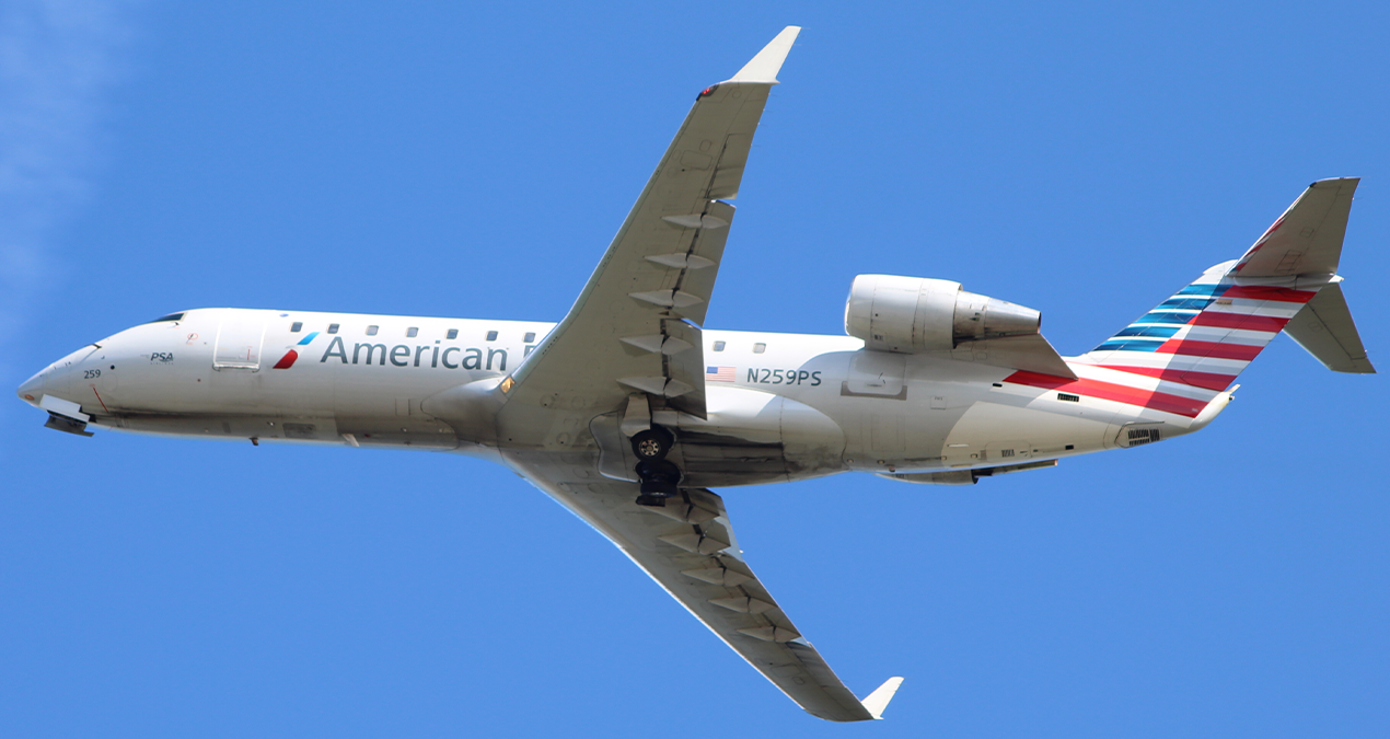 Full size: American Airlines Mitsubishi CRJ-200 N259PS at Ronald Reagan National Airport
