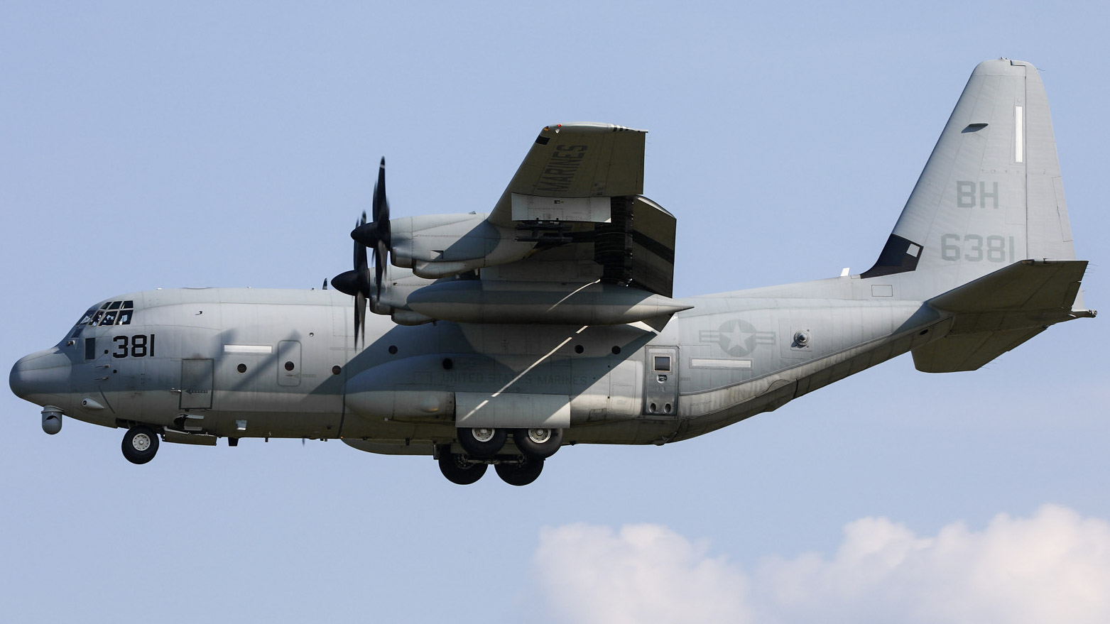 Full size: USMC - United States Marine Corp Lockheed C-130J Hercules 166381 at Daytona Beach International Airport