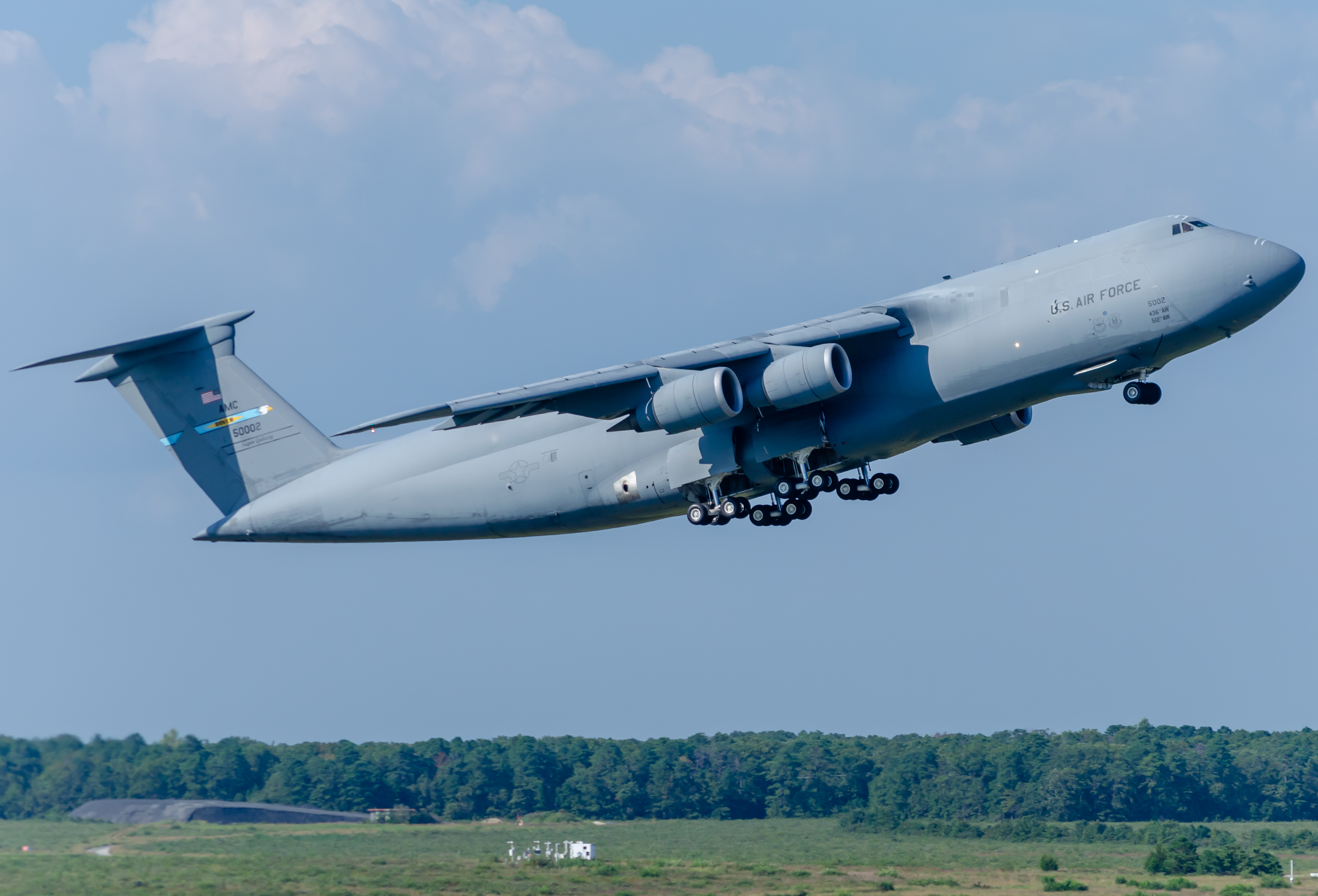 Full size: USAF - United States Air Force Lockheed Martin C-5M Super galaxy  86-5002 at Atlantic City International Airport
