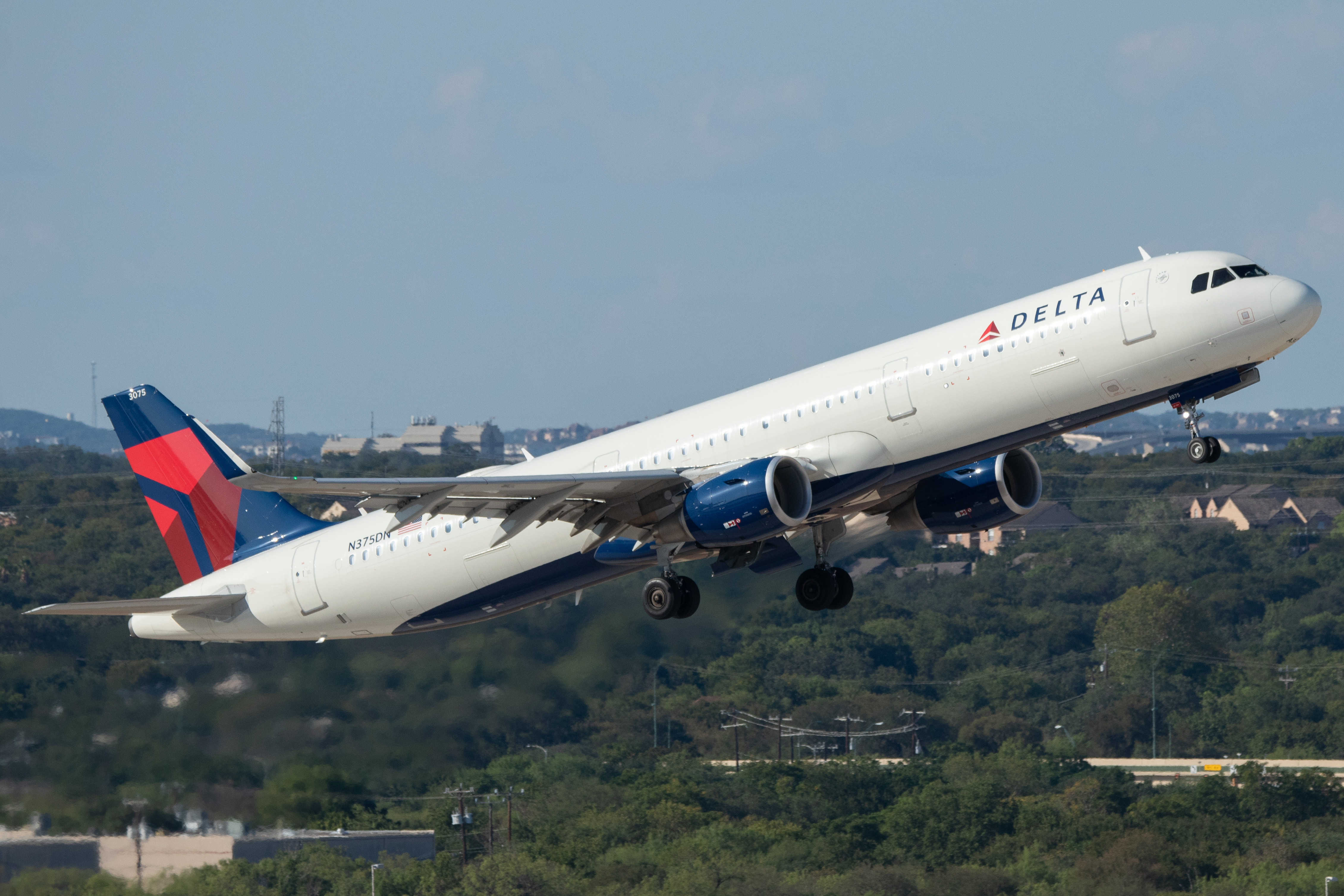 Full size: Delta Airlines Airbus A321-200 N375DN at San Antonio International Airport