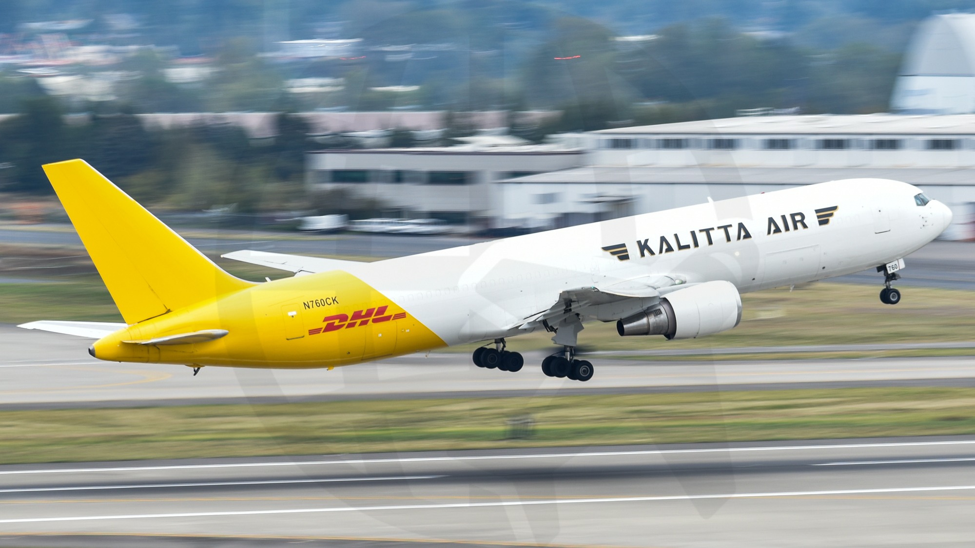 Full size: Kalitta Charters Boeing 767-300ER N760CK at Portland International Airport