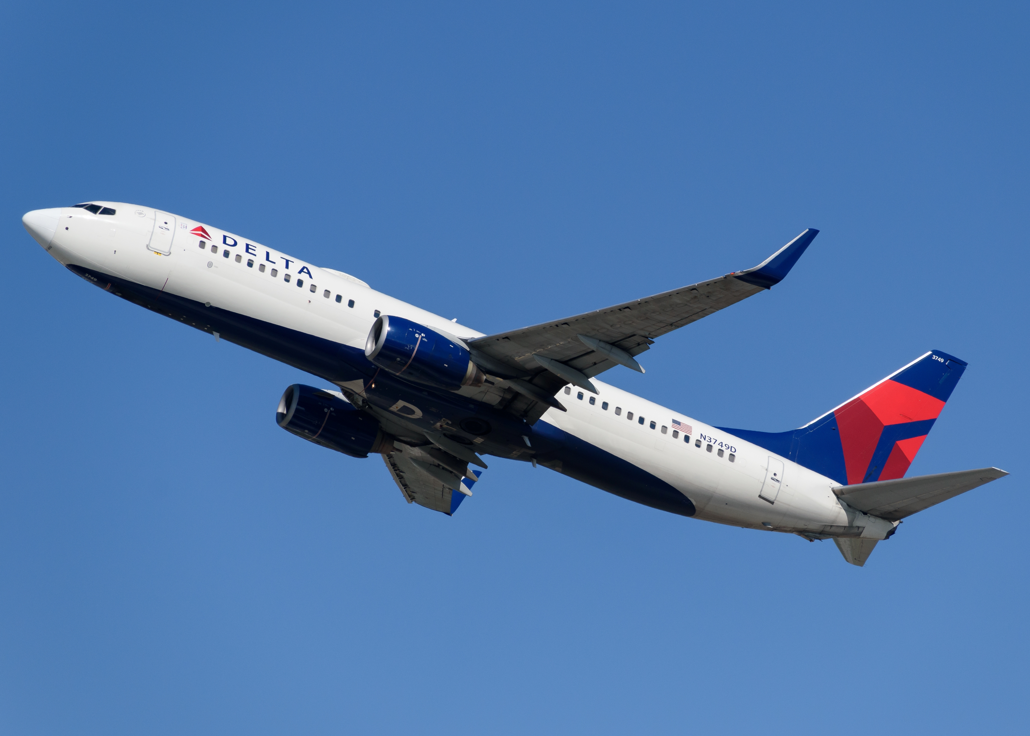 Full size: Delta Airlines Boeing 737-800 N3749D at Fort Lauderdale/Hollywood International Airport