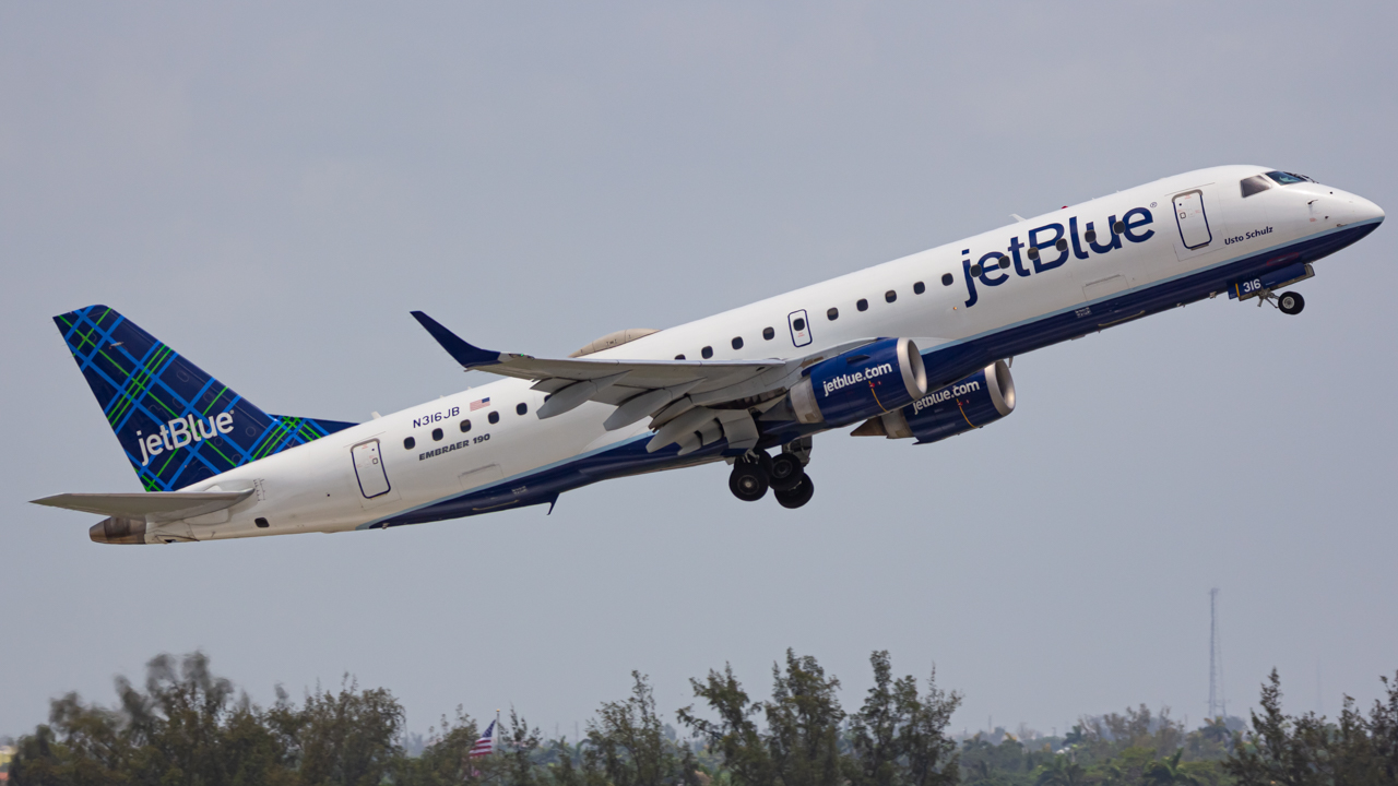 Full size: JetBlue Airways Embraer E190 N316JB at Fort Lauderdale/Hollywood International Airport