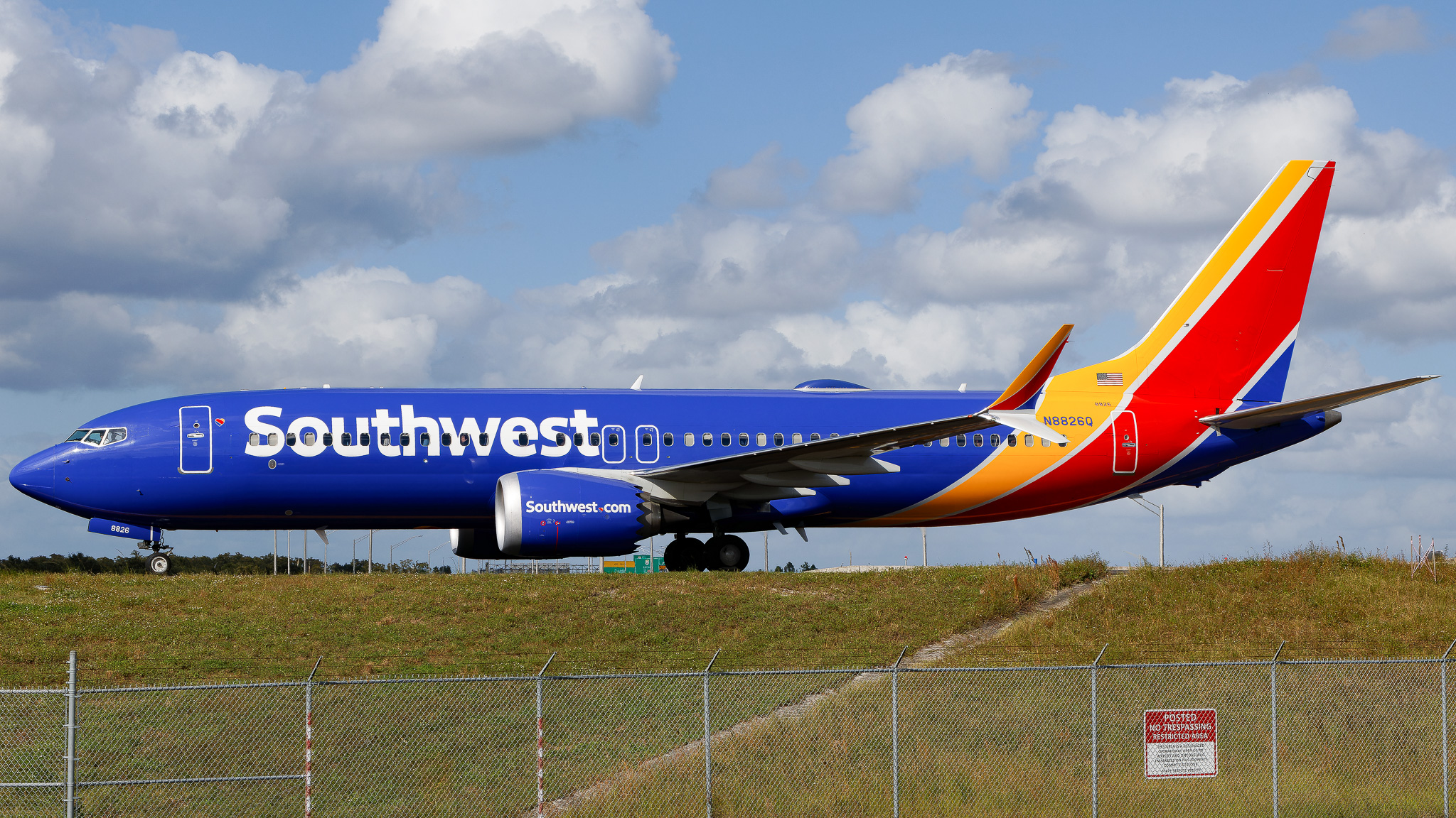 Full size: Southwest Airlines Boeing 737 MAX 8 N8826Q at Orlando International Airport