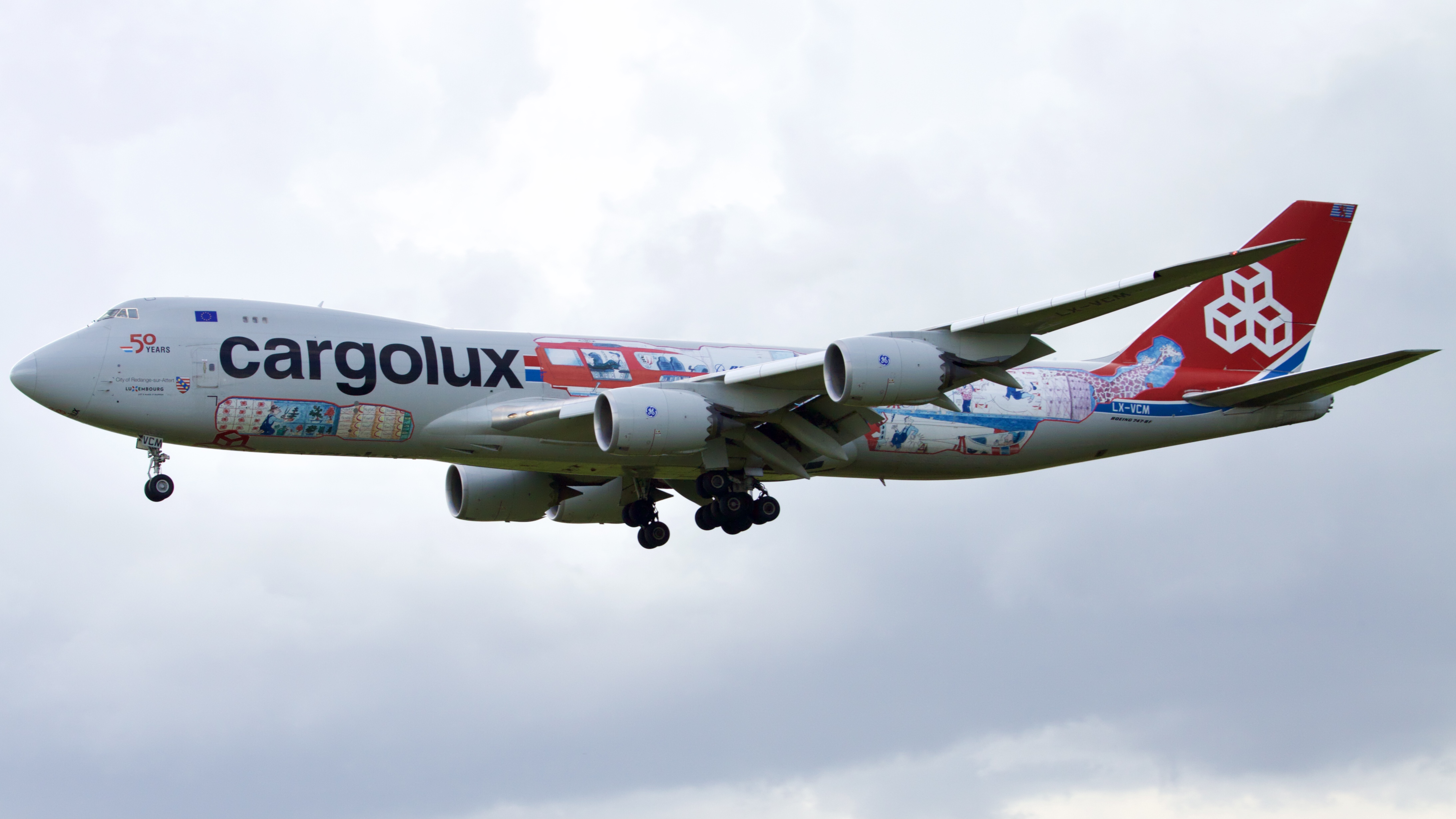 Full size: CargoLux Boeing 747-8F LX-VCM at Houston-George Bush Intercontinental Airport