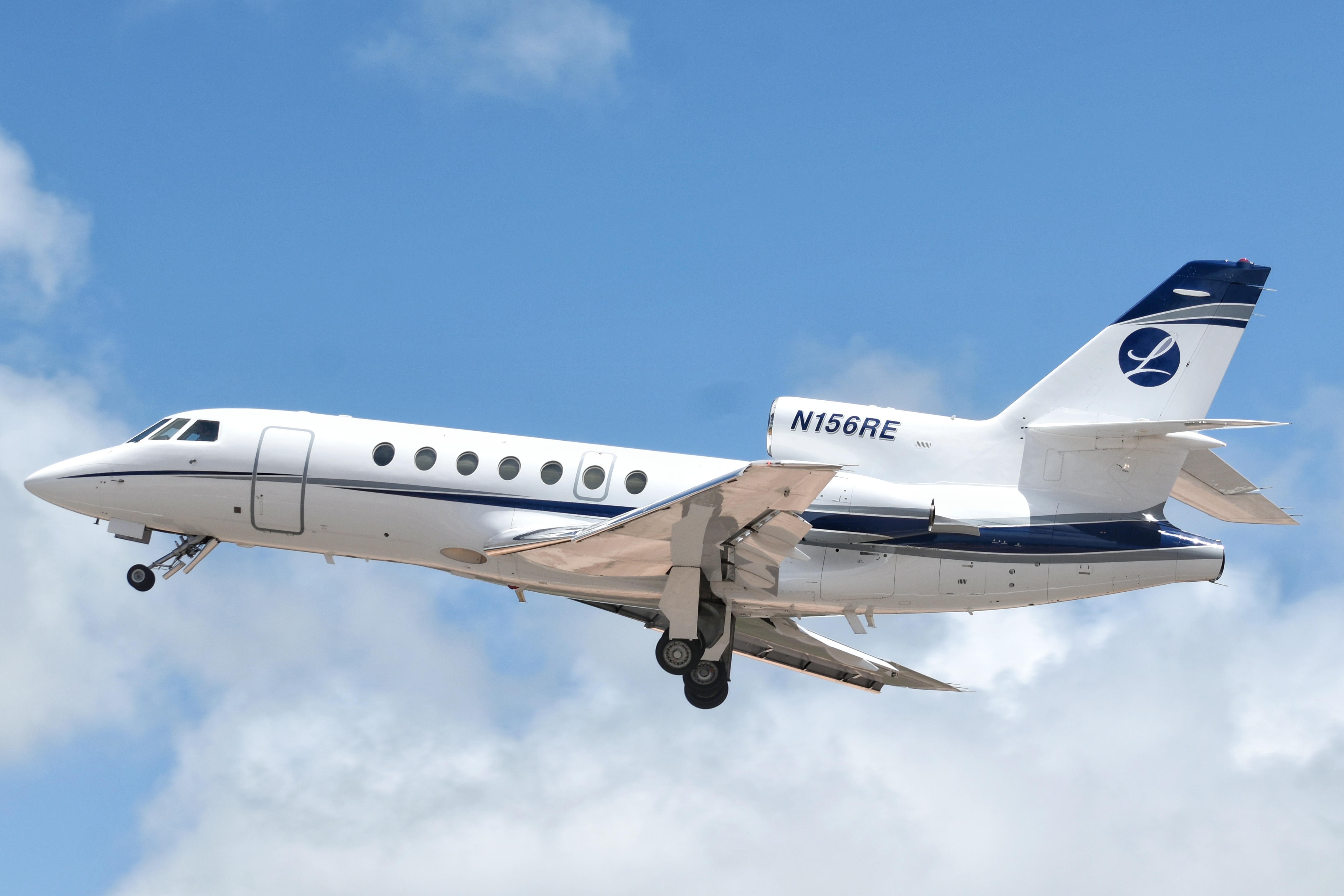 Full size: PRIVATE Dassault Falcon 50 N156RE at Aeropuerto de Cabo San Lucas Internacional