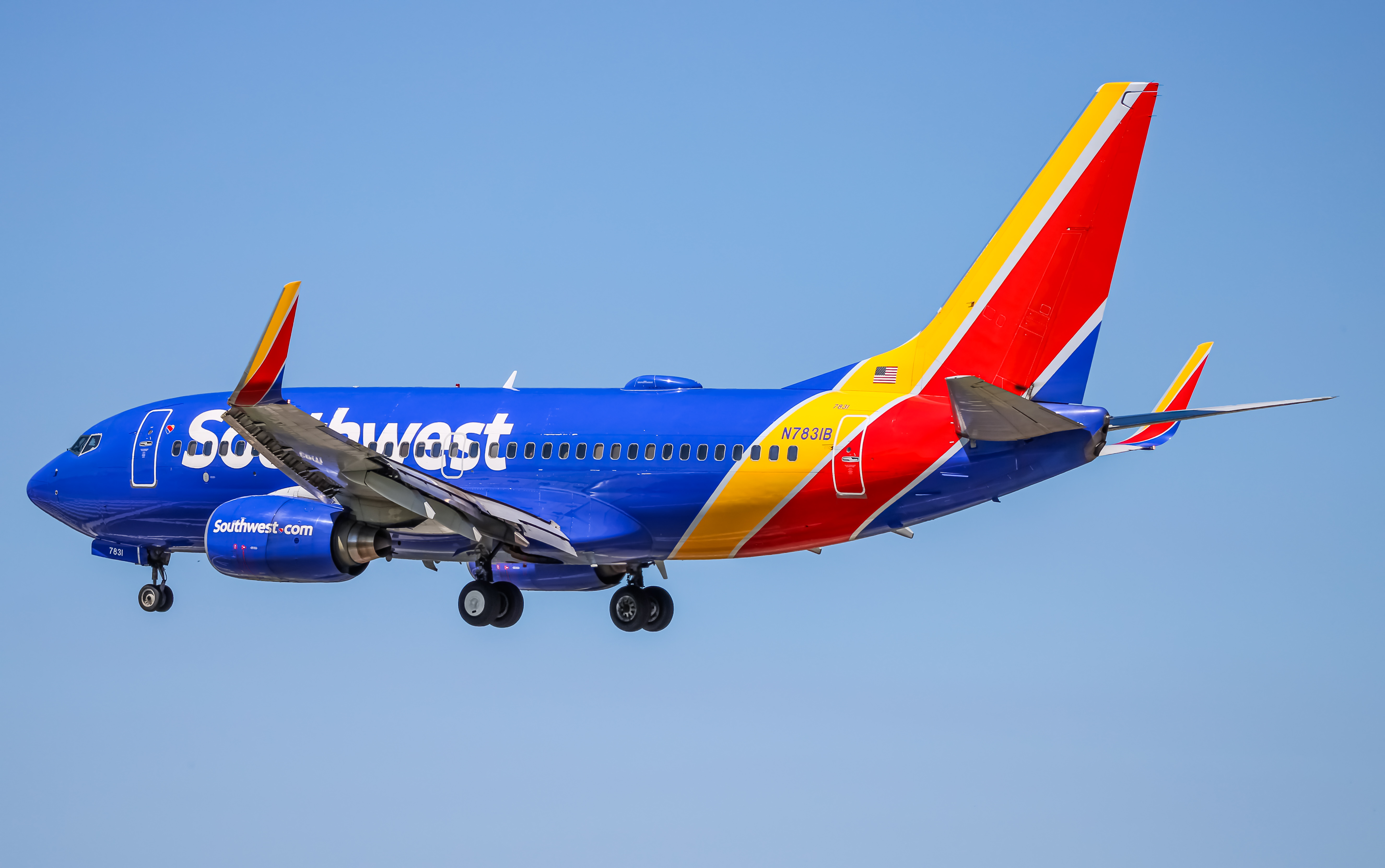 Full size: Southwest Airlines Boeing 737-700 N7831B at Baltimore/Washington International Thurgood Marshall Airport
