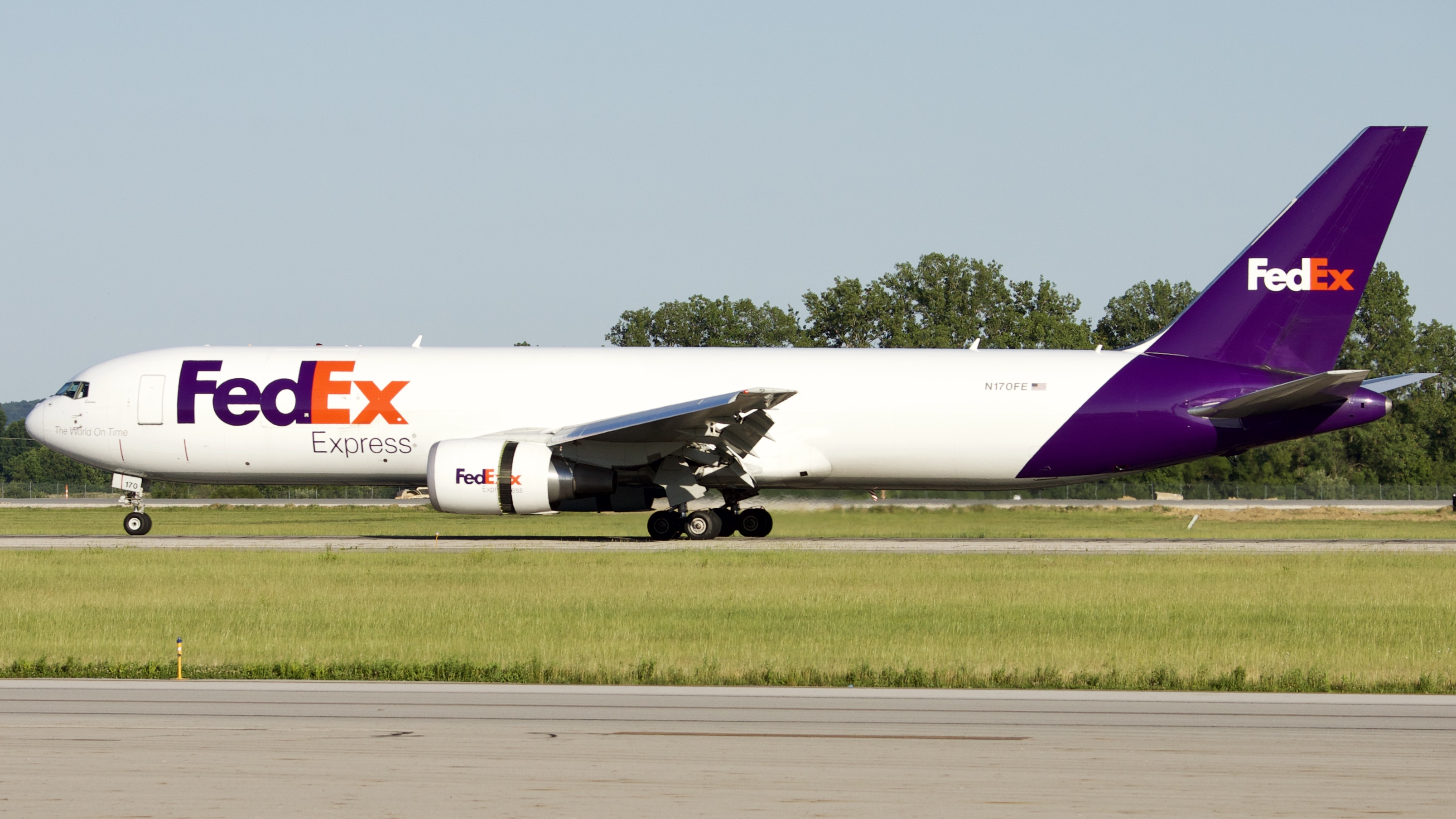 Full size: FedEx Boeing 767-300F N170FE at Rickenbacker International Airport