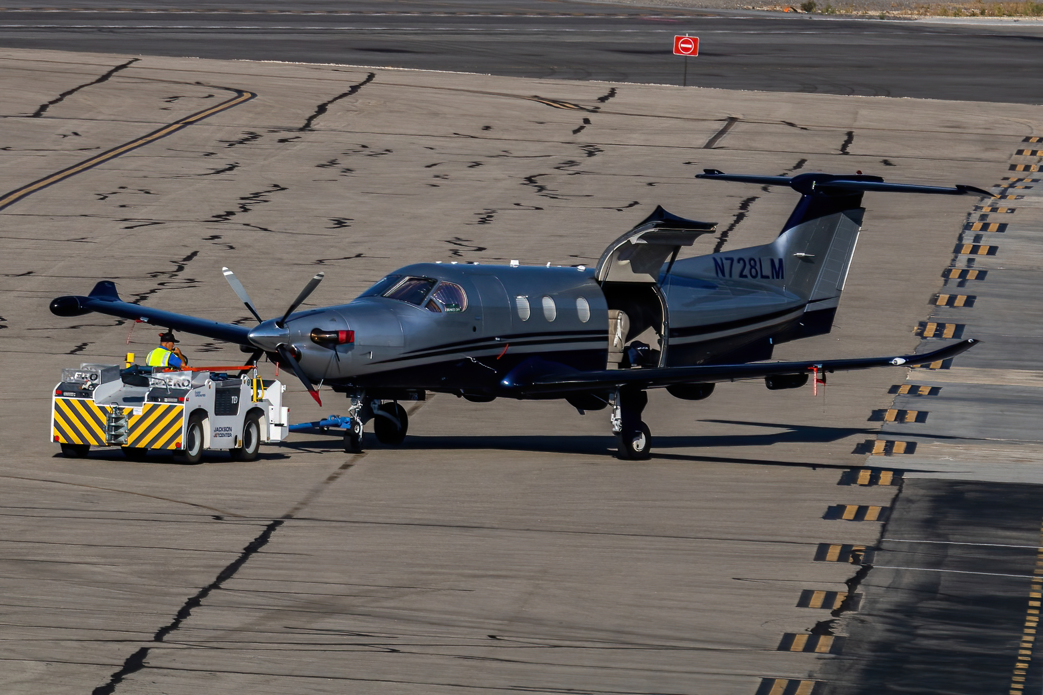 Full size: PRIVATE Pilatus PC-12 N728LM at Boise Air Terminal/Gowen Field