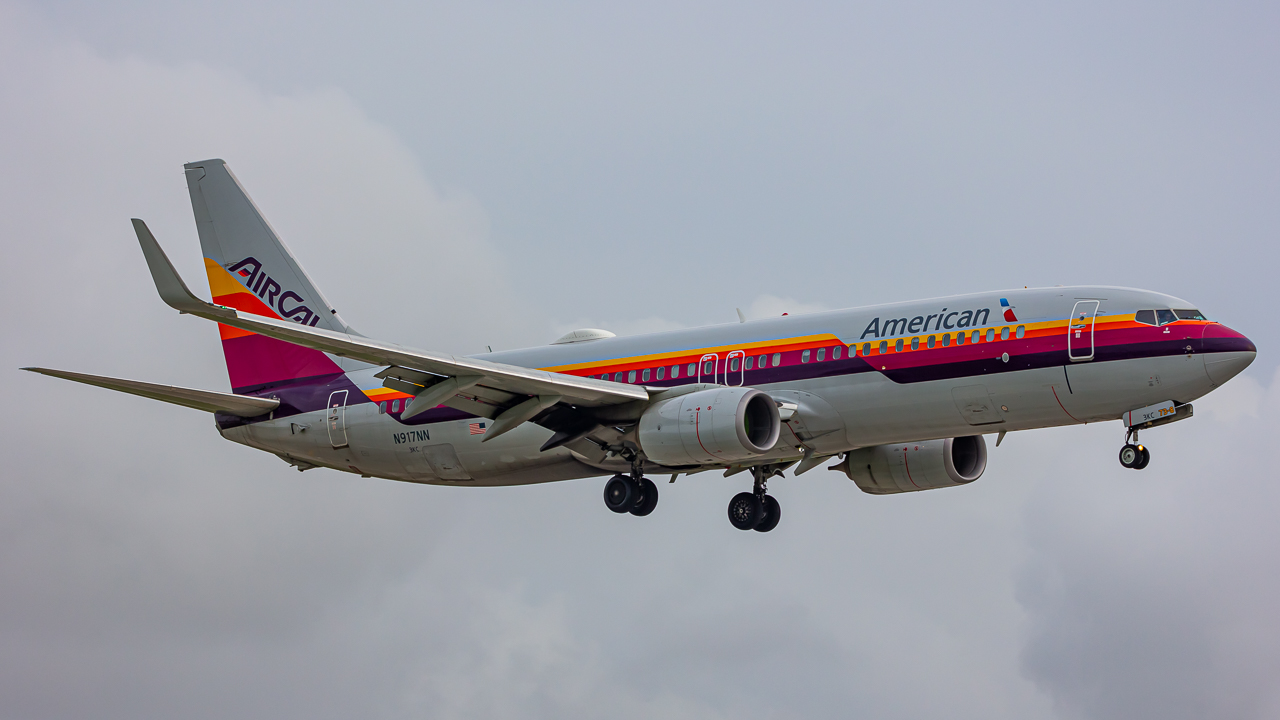Full size: American Airlines Boeing 737-800 N917NN at Miami International Airport